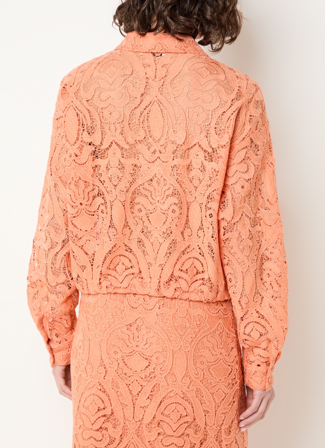 Aaiko Coco blouse met broderie - achterkant orange