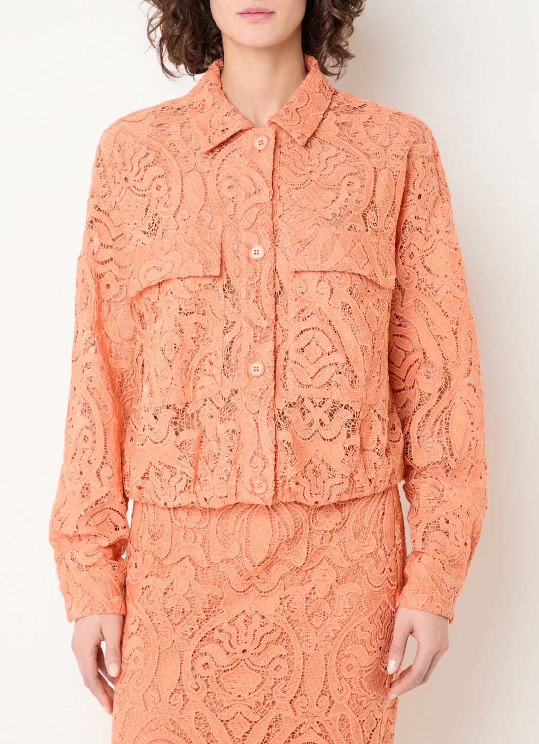 Aaiko Coco blouse met broderie - detail 2 orange
