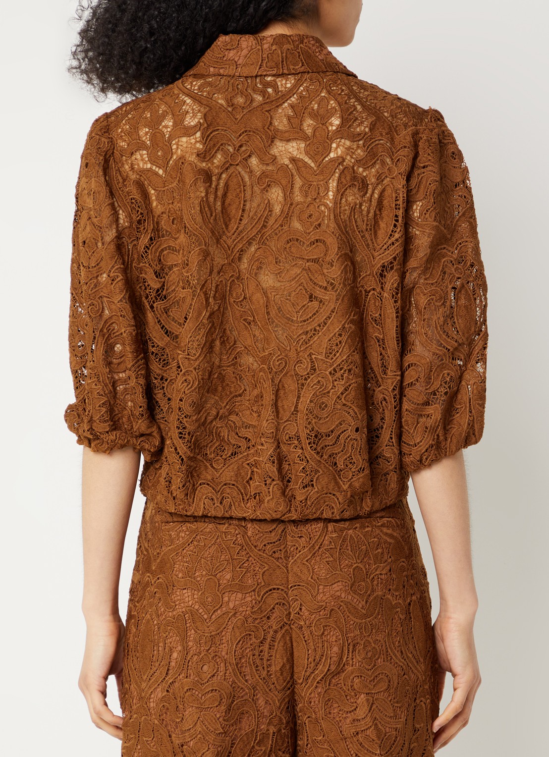 Aaiko Cozy blouse met broderie en ballonmouw - achterkant 4 cognac