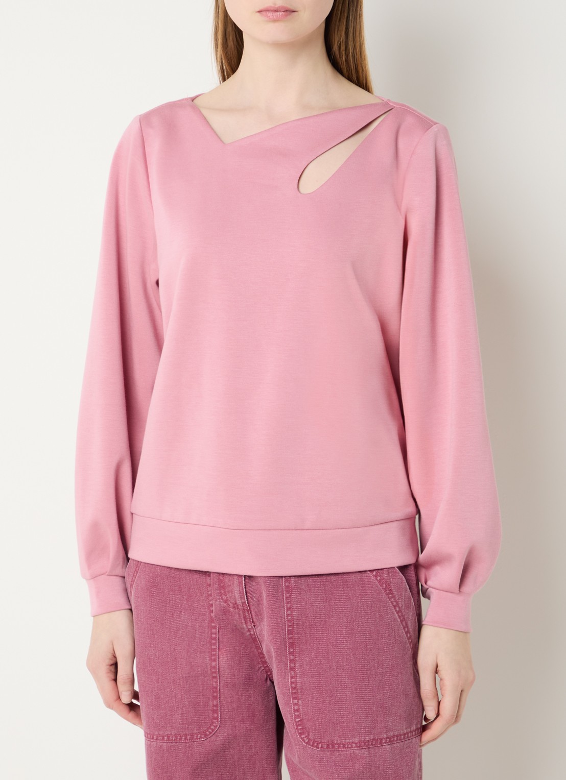 Aaiko Evelyn sweater met cut-out detail - detail 4 zalmroze