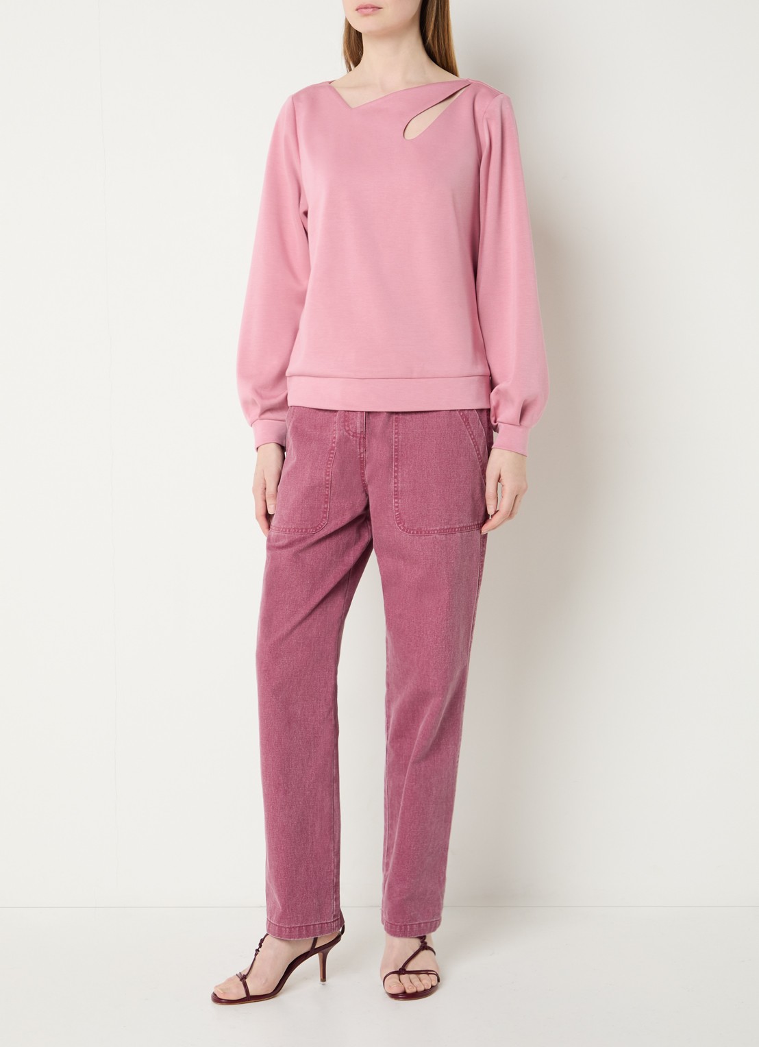 Aaiko Evelyn sweater met cut-out detail - voorkant 3 zalmroze