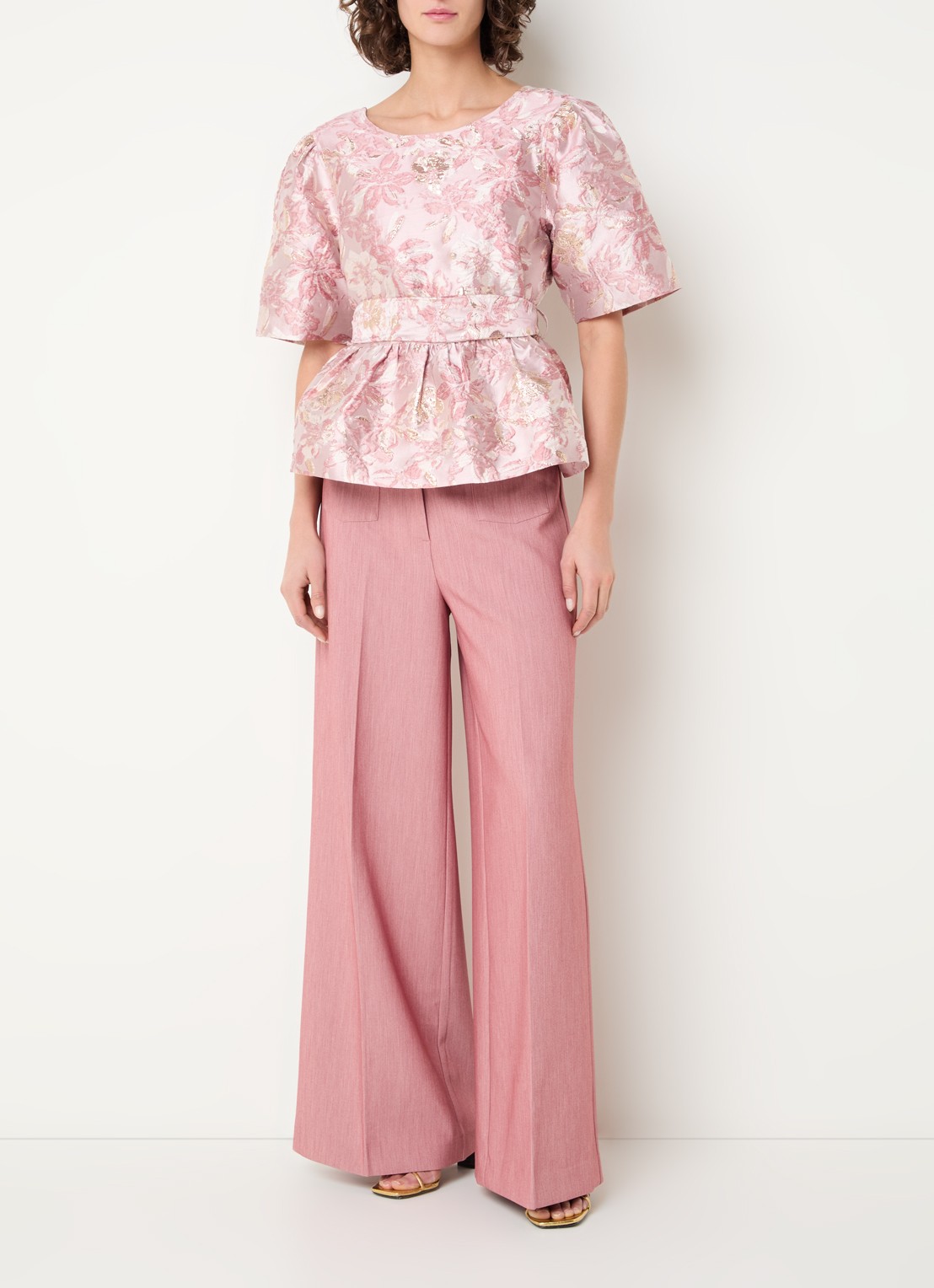 Aaiko Georgie top met jacquard dessin met strikceintuur - voorkant 2 lichtroze