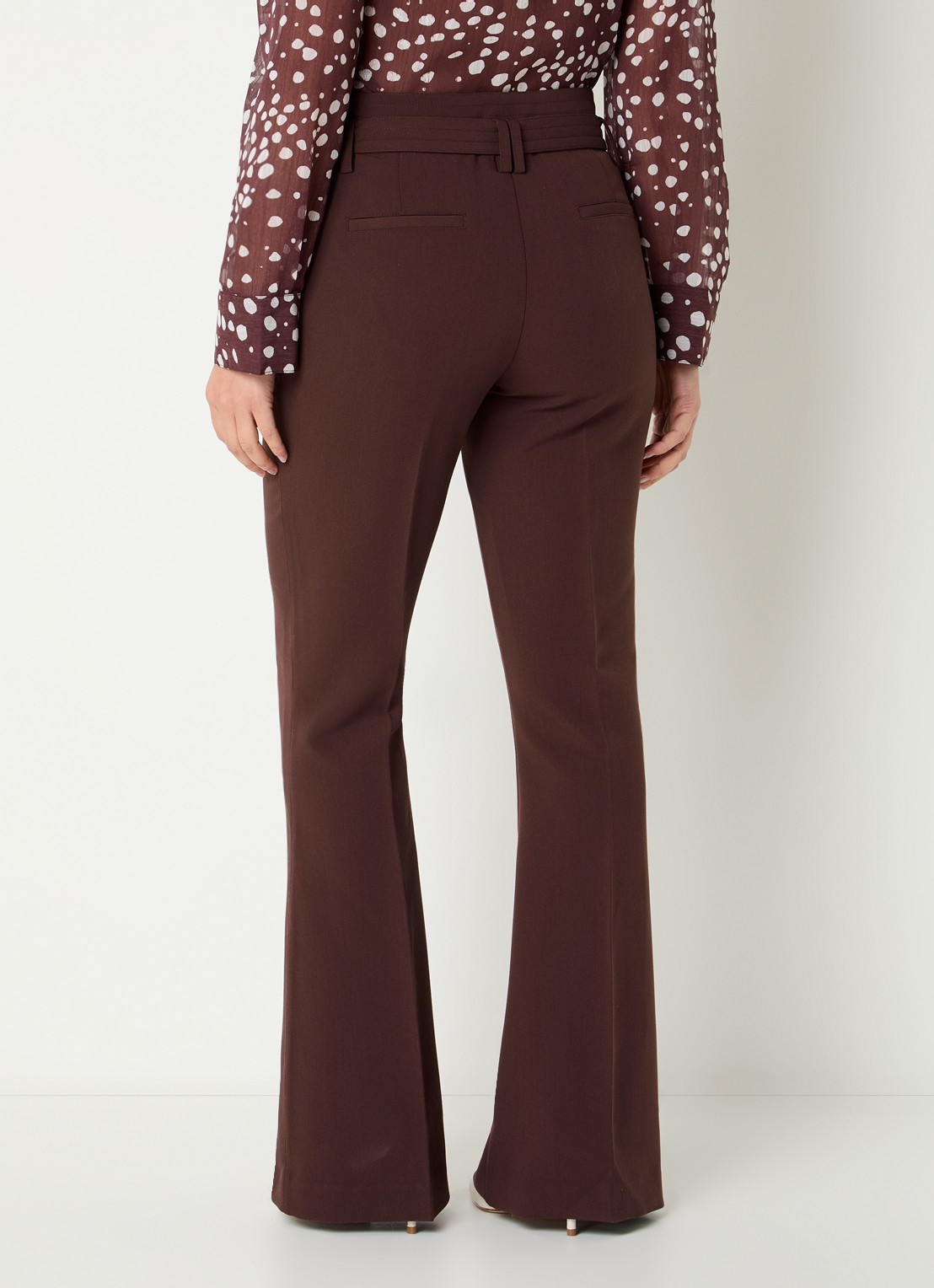 Aaiko Glenn mid waist flared fit pantalon met ceintuur en steekzakken - achterkant 4 bordeauxrood