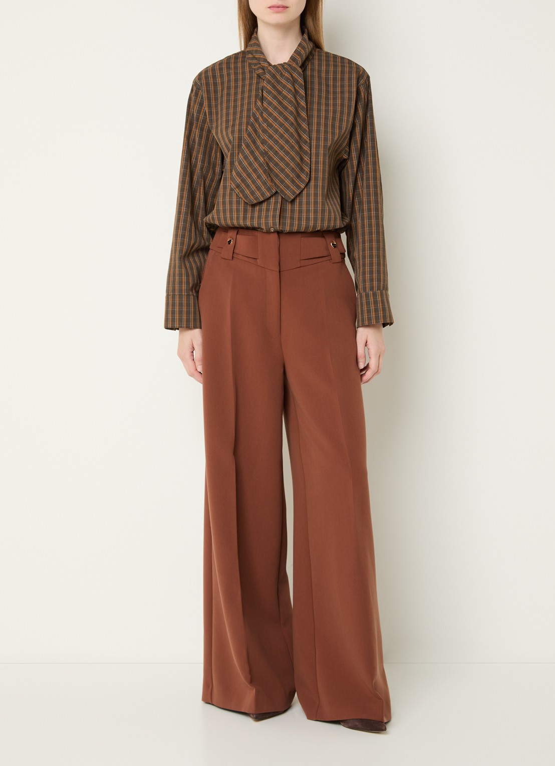 Aaiko Janesse blouse met ruitdessin en sjaalkraag - voorkant 2 bruin
