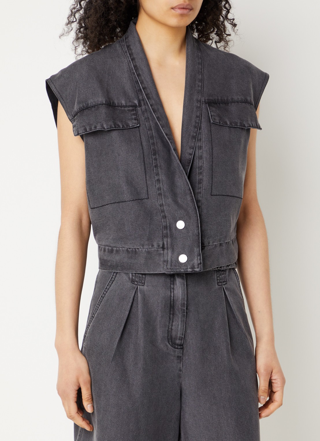 Aaiko Lies top met V-hals - detail 4 antraciet