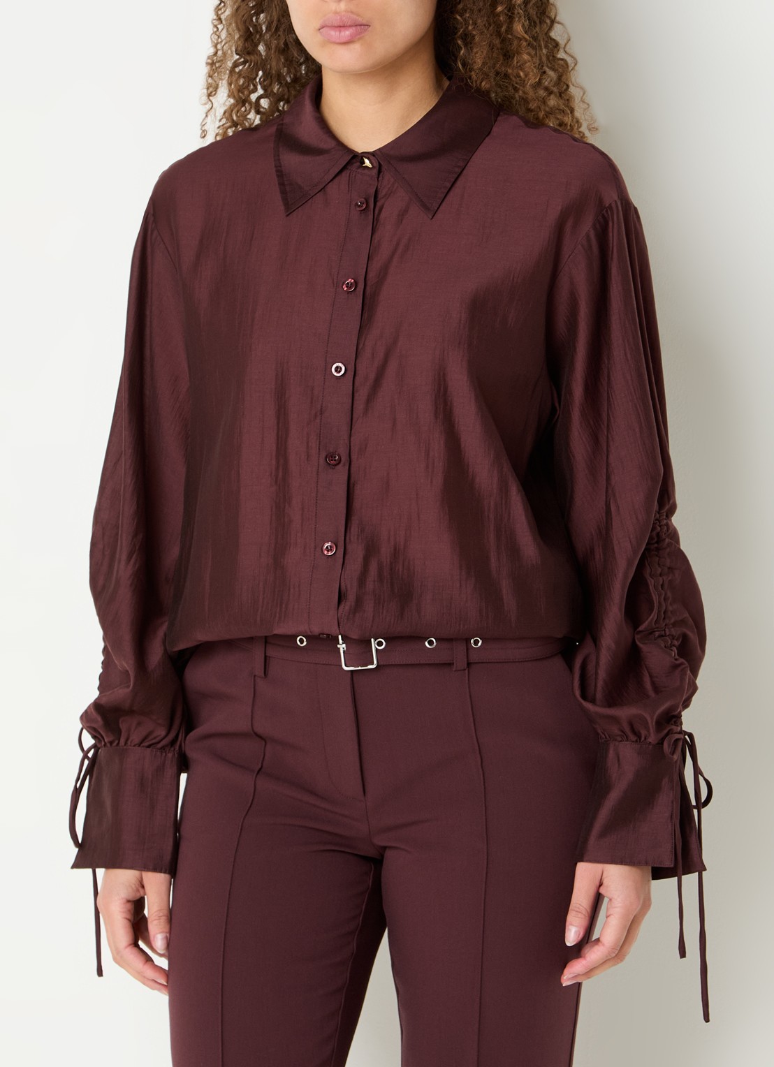 Aaiko Marel blouse met metallic finish - detail bordeauxrood