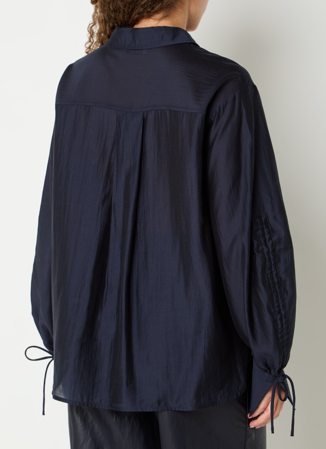 Aaiko Marel blouse met metallic finish - achterkant 4 donkerblauw