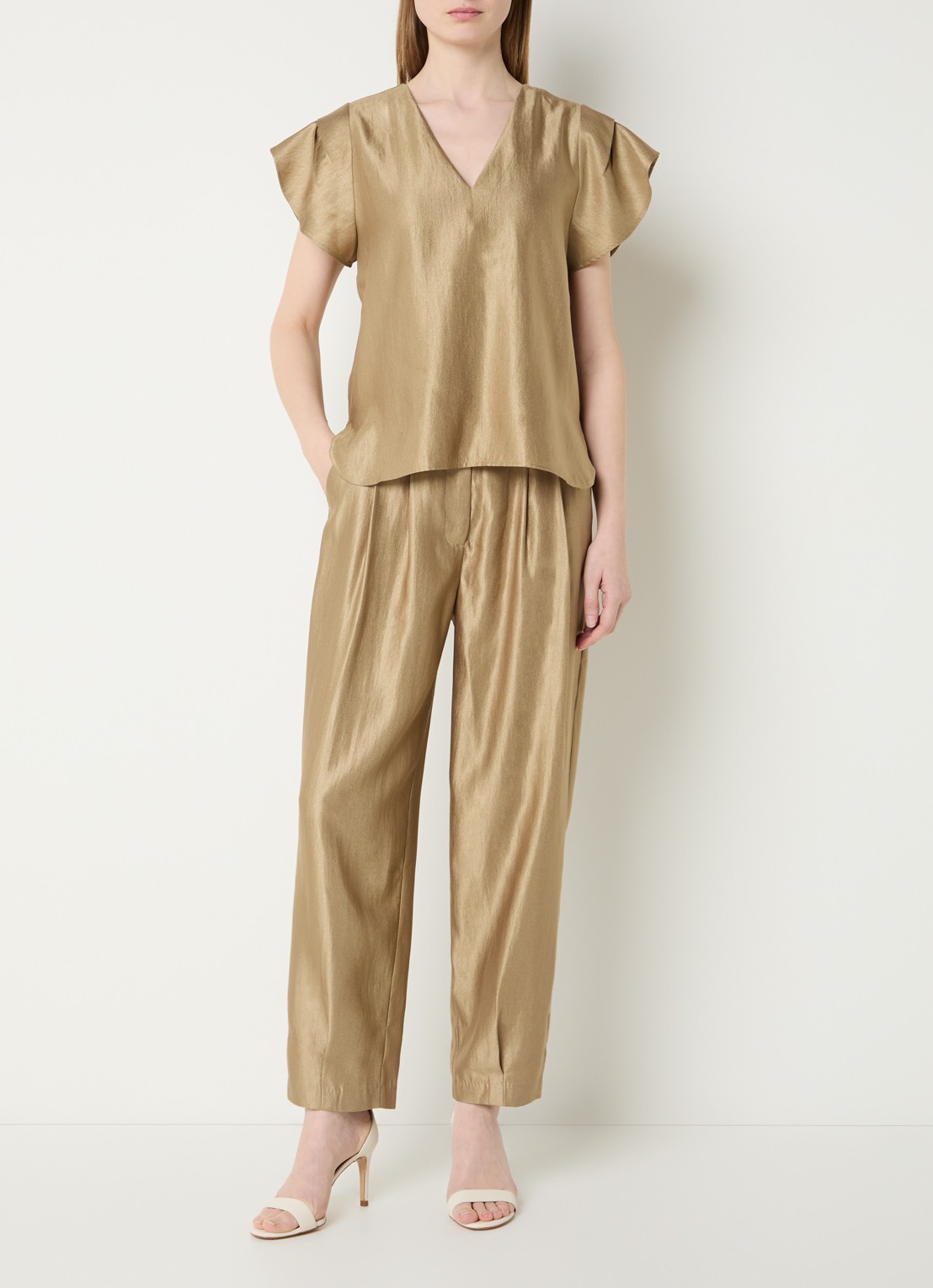 Aaiko Minny top met vlindermouwen - voorkant 2 khaki
