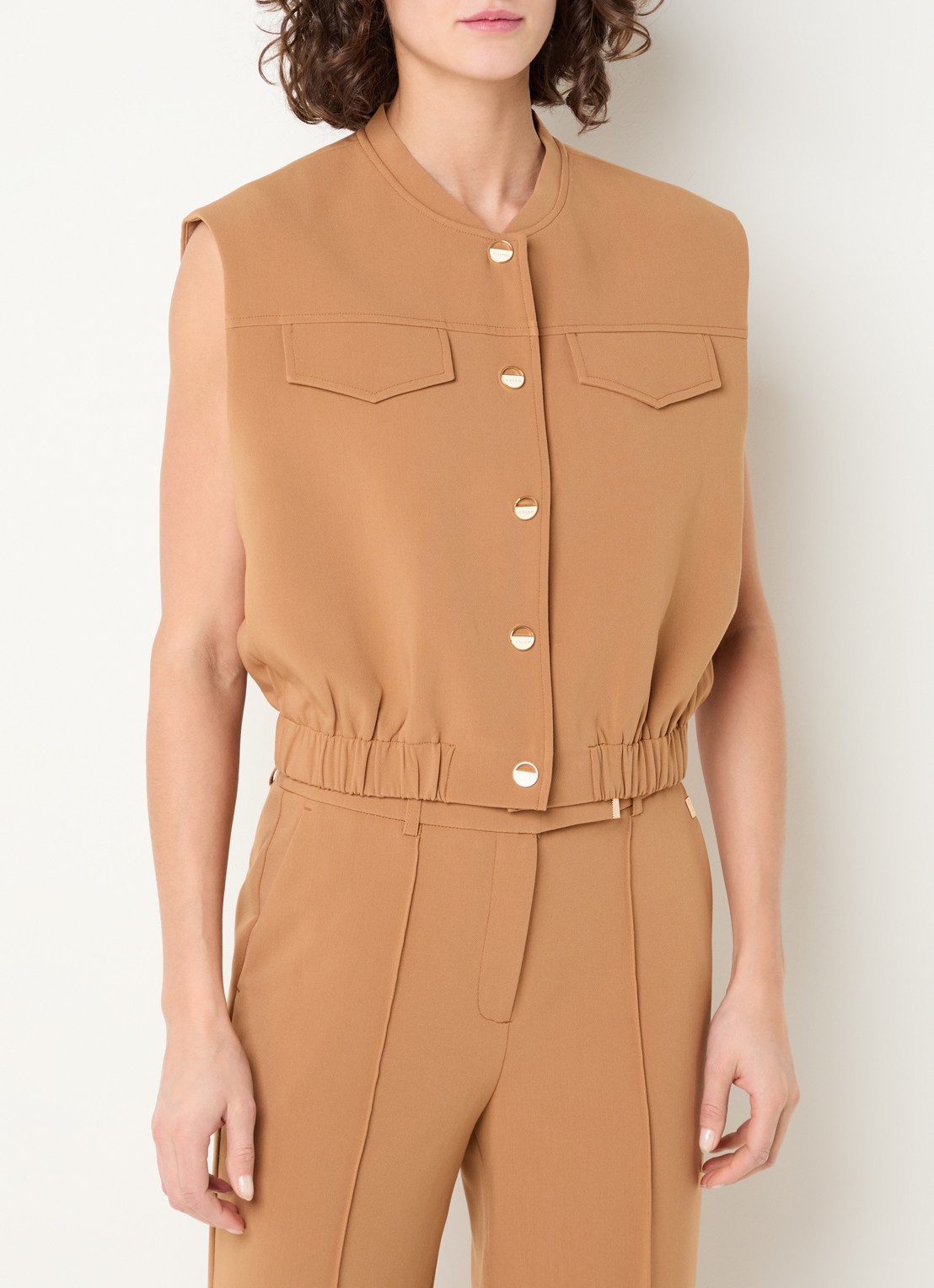 Aaiko Olivia gilet met opstaande kraag - detail 4 camel