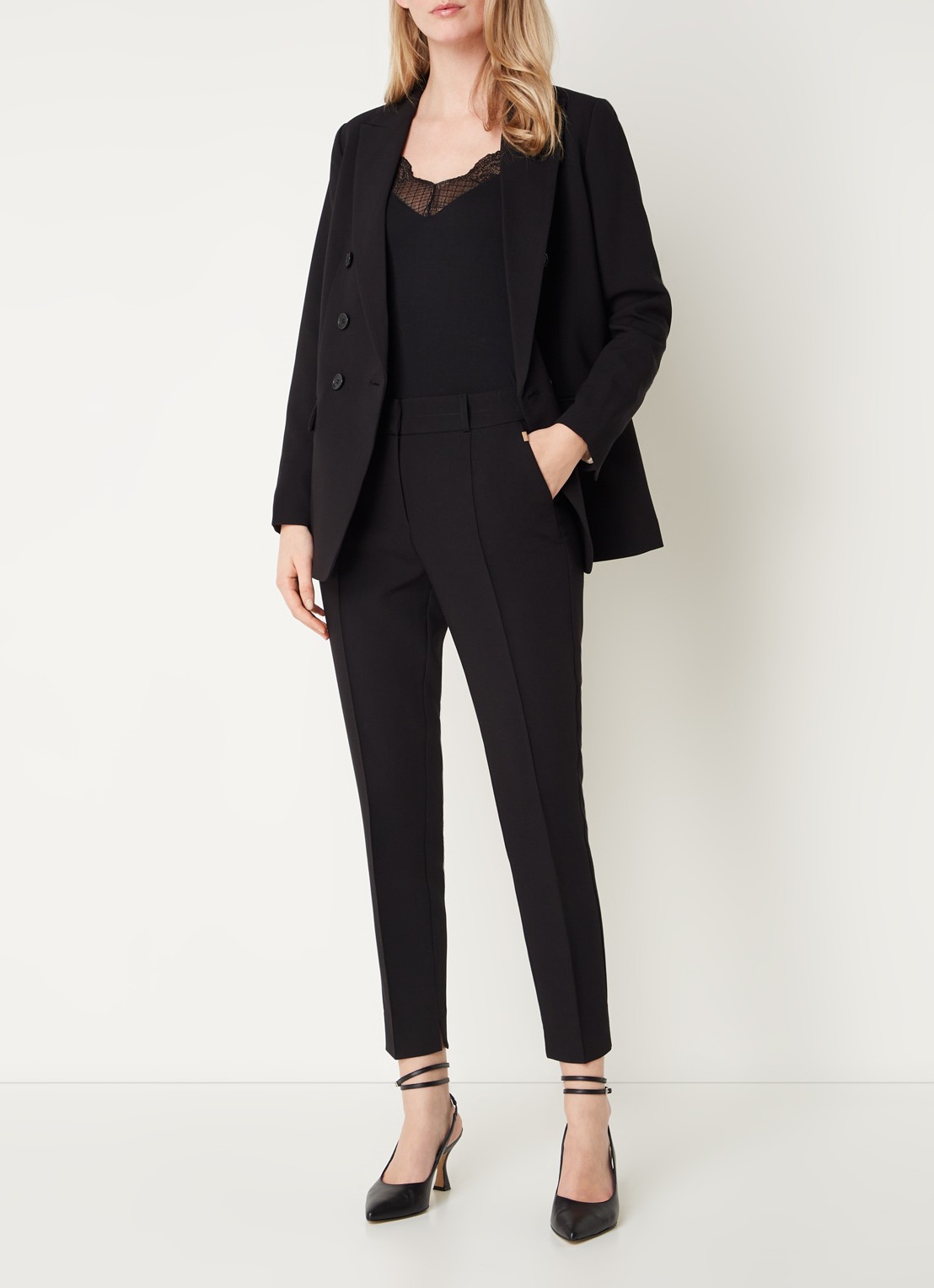 Aaiko Parene high waist tapered fit cropped pantalon met steekzakken  - voorkant 2 zwart