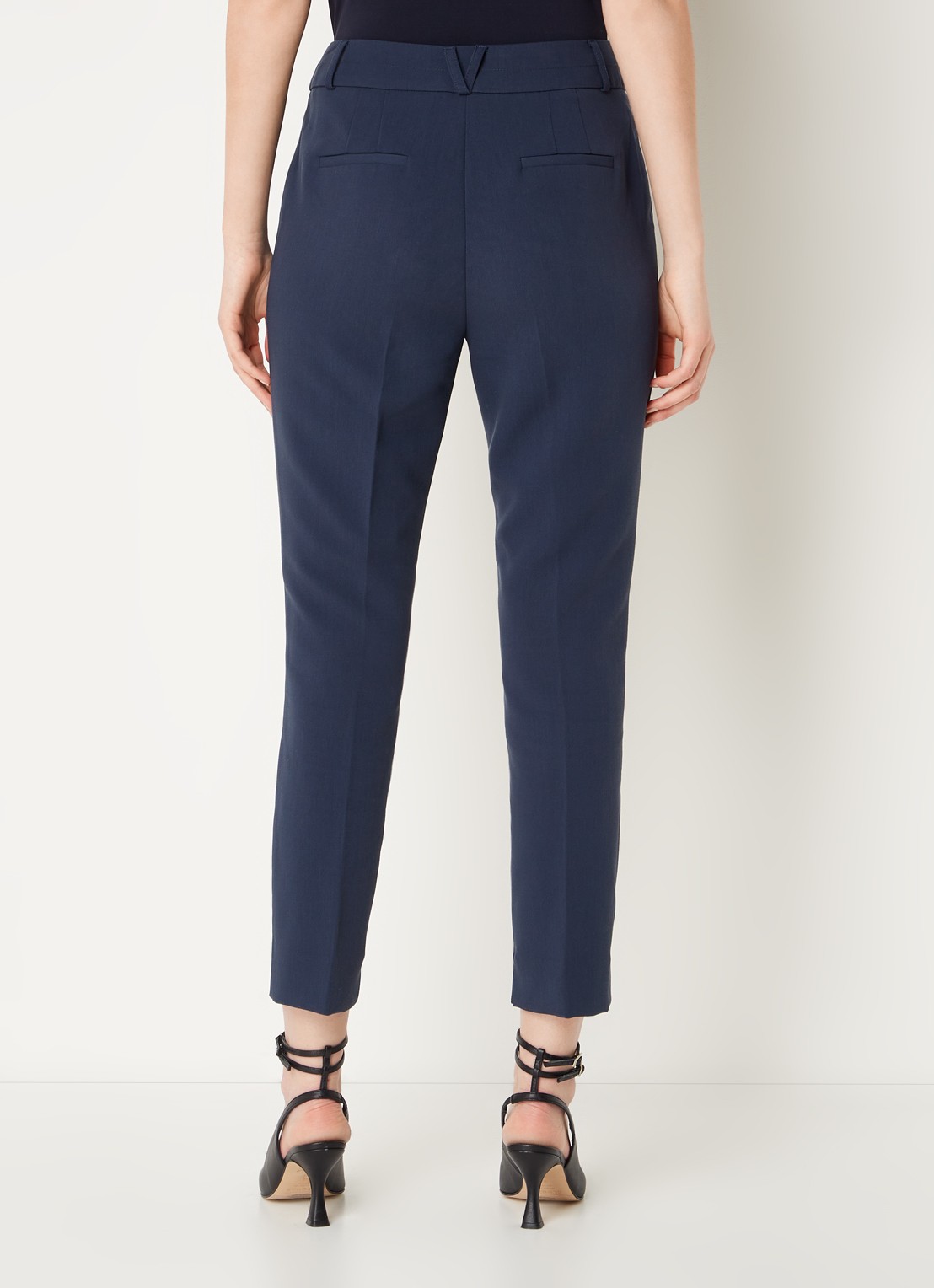 Aaiko Parene high waist tapered fit cropped pantalon met steekzakken  - achterkant blauw