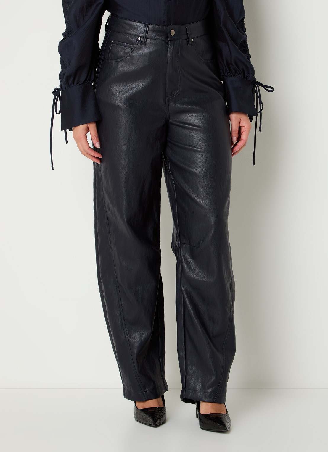 Aaiko Quin high waist balloon fit broek van imitatieleer - detail 3 donkerblauw