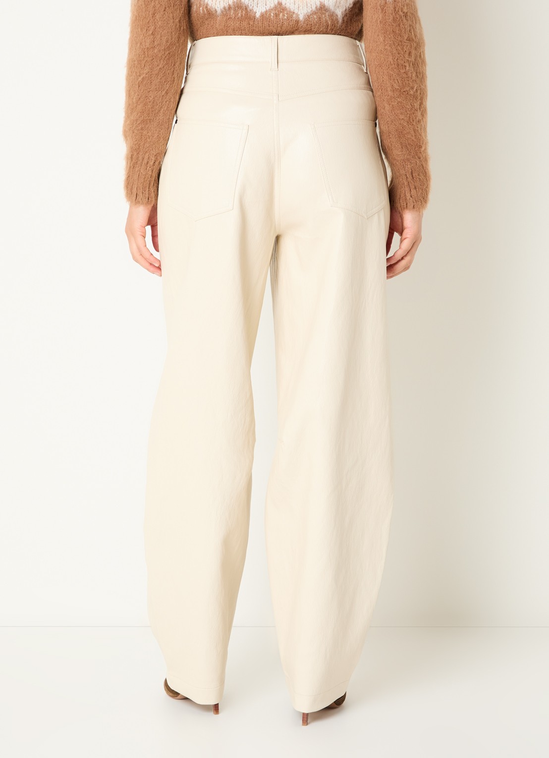 Aaiko Quin high waist balloon fit broek van imitatieleer - achterkant 2 creme