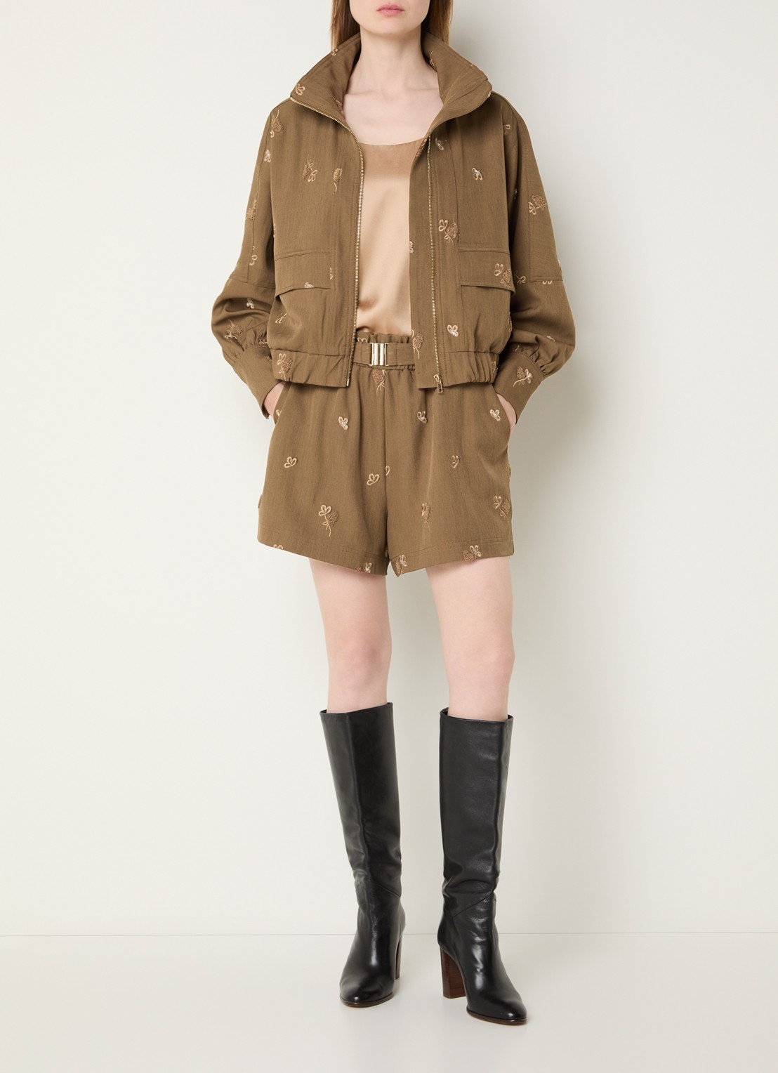 Aaiko Rikkie high waist loose fit korte broek met pailletten en borduring - voorkant 4 mosgroen