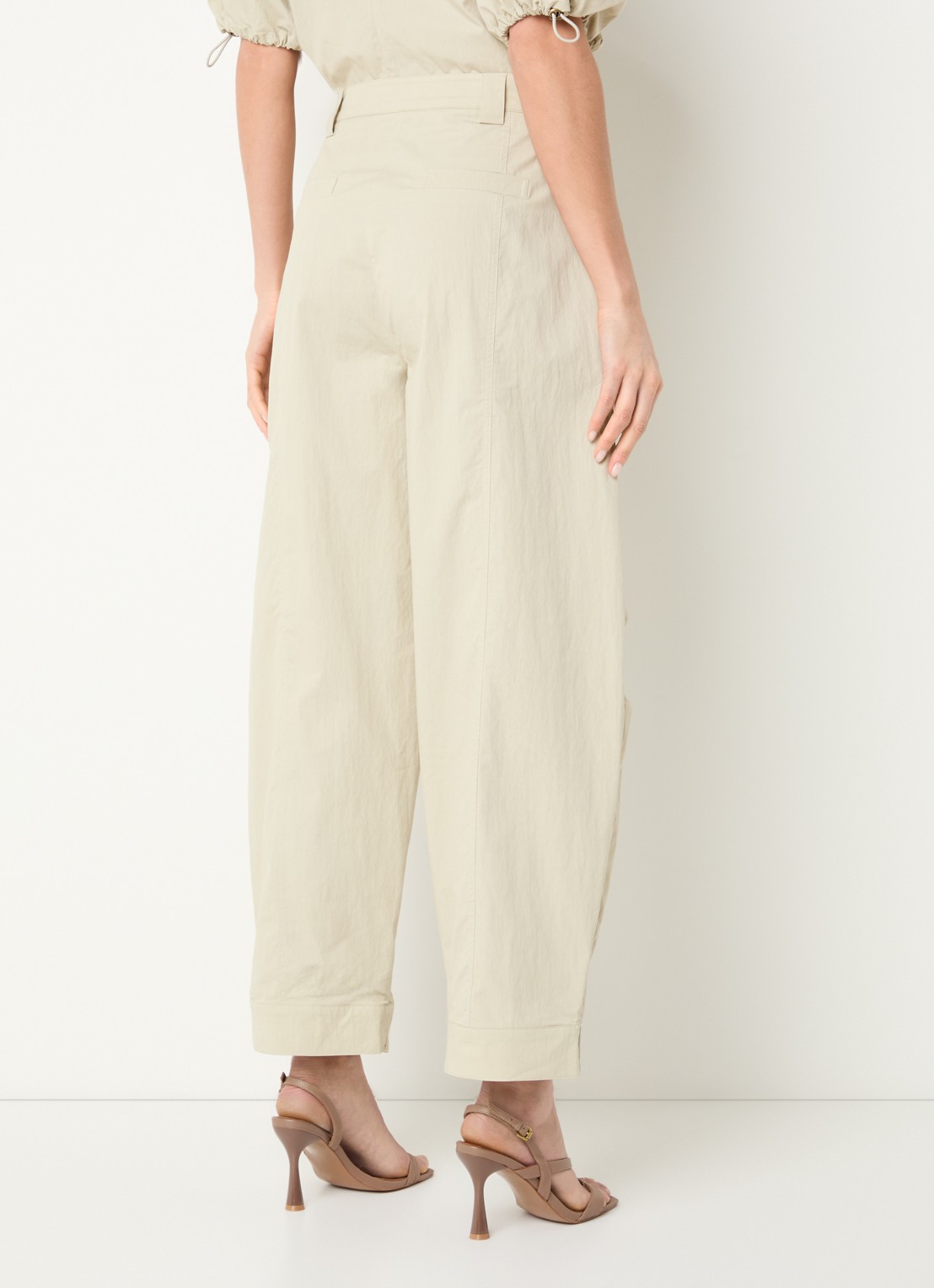 Aaiko Steffi high waist balloon fit broek met steekzakken - achterkant 4 khaki