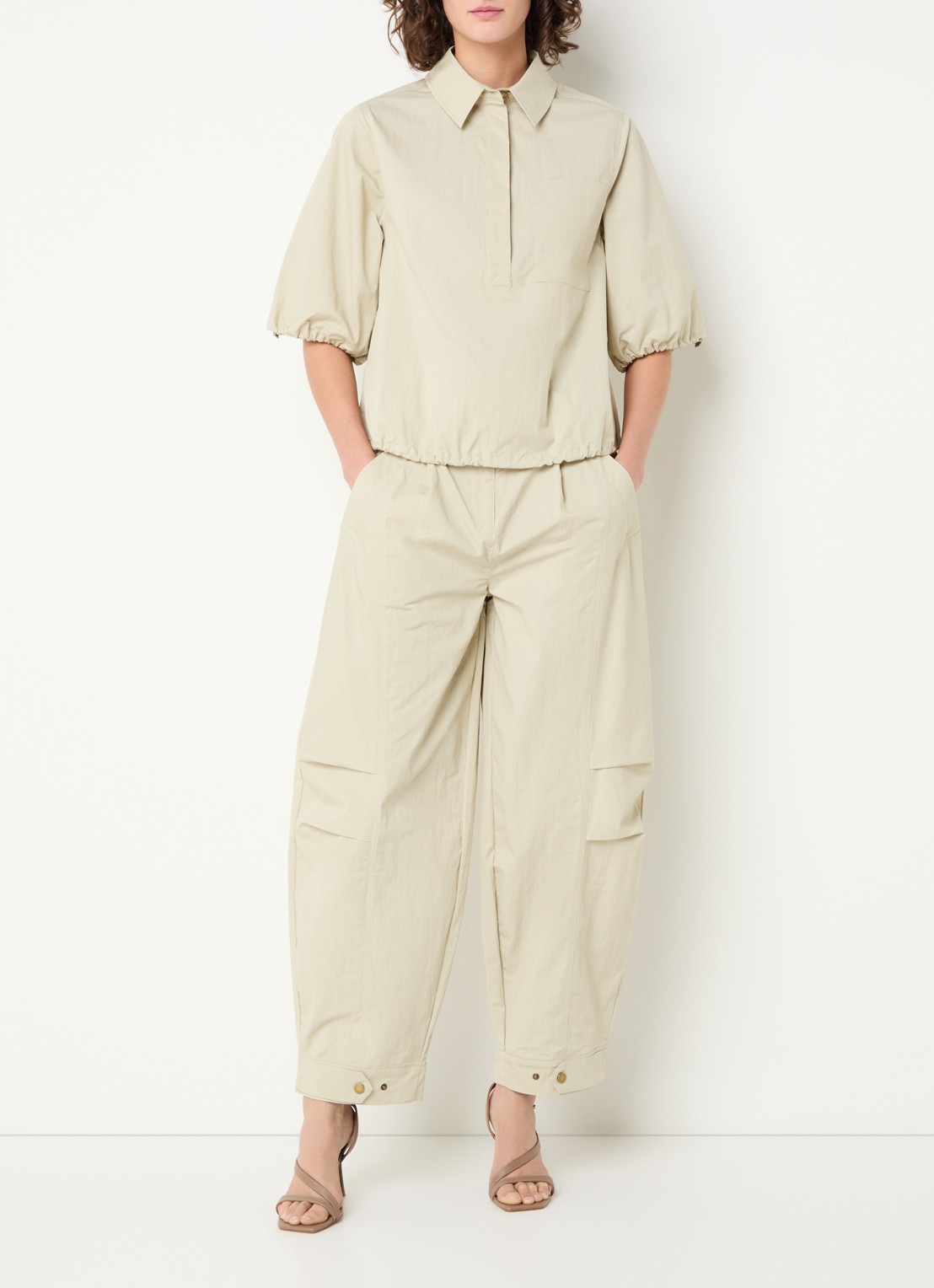 Aaiko Steffi high waist balloon fit broek met steekzakken - voorkant 2 khaki