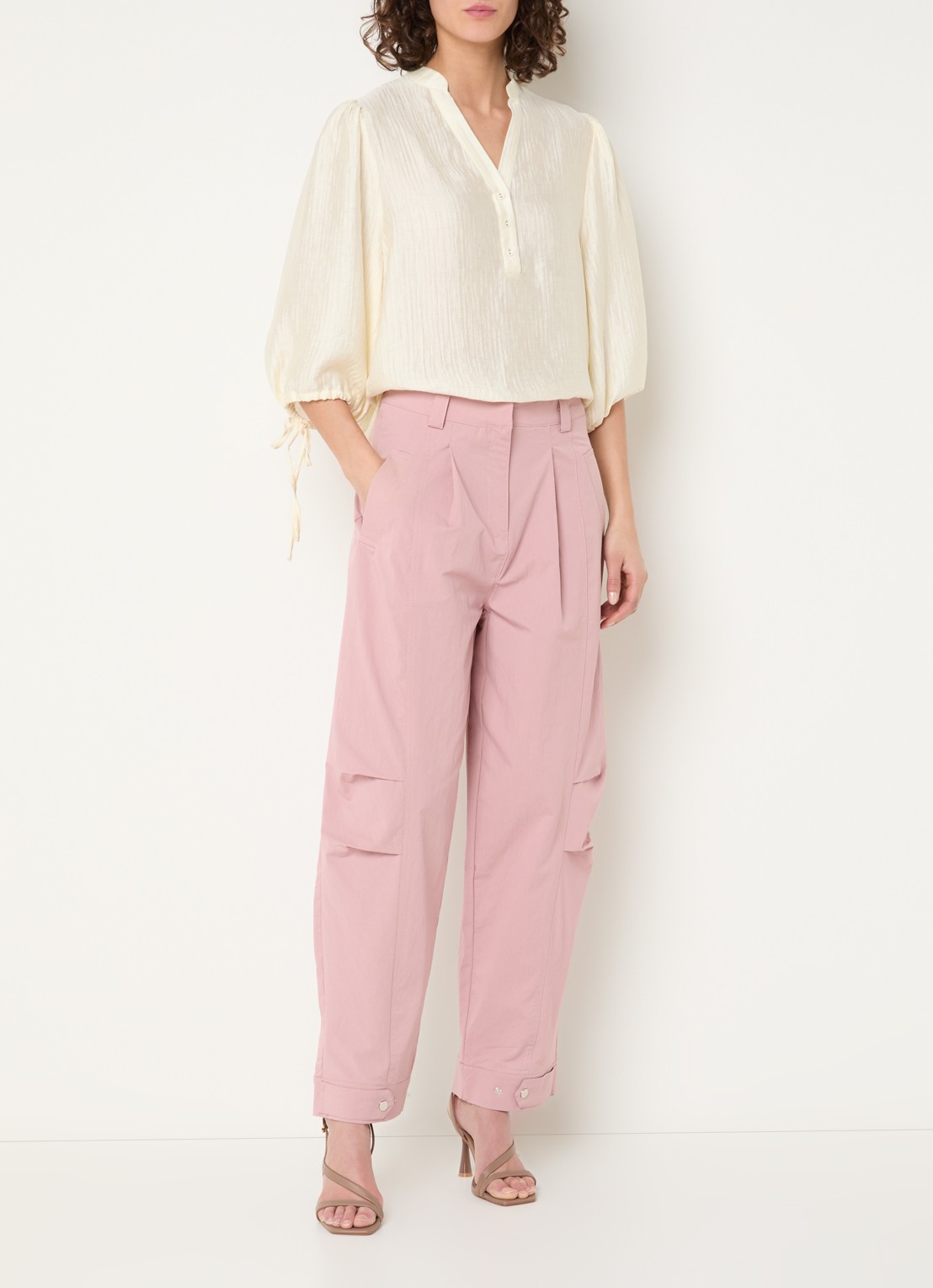 Aaiko Steffi high waist balloon fit broek met steekzakken - voorkant 4 cranberryrood