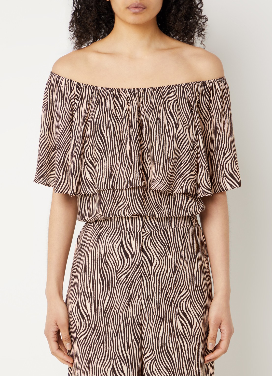 Aaiko Tiana off shoulder top met print - detail 4 hazelnootbruin