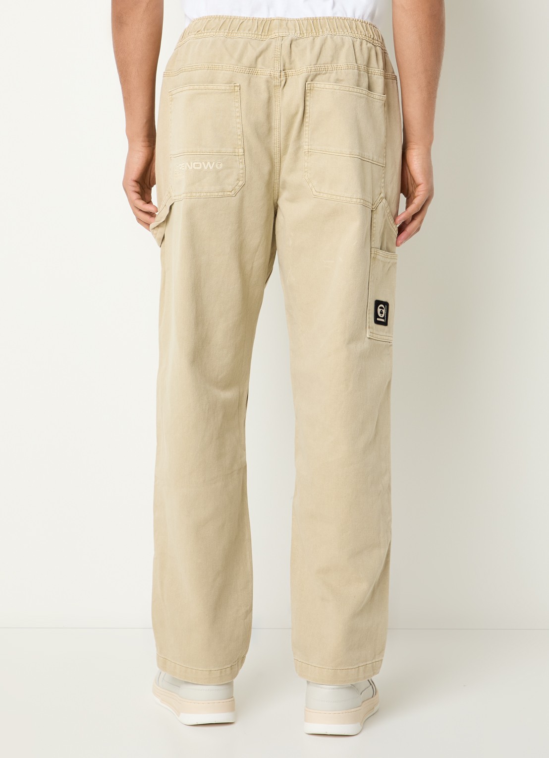 Aape Now straight fit chino met steekzakken - achterkant beige