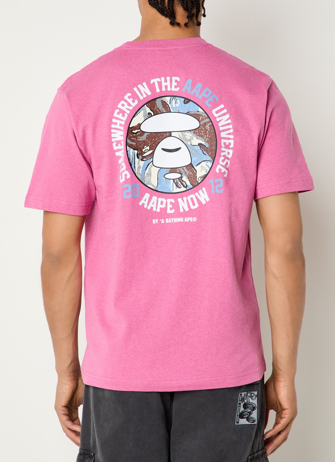 Aape T-shirt met logo- en backprint - detail fuchsia