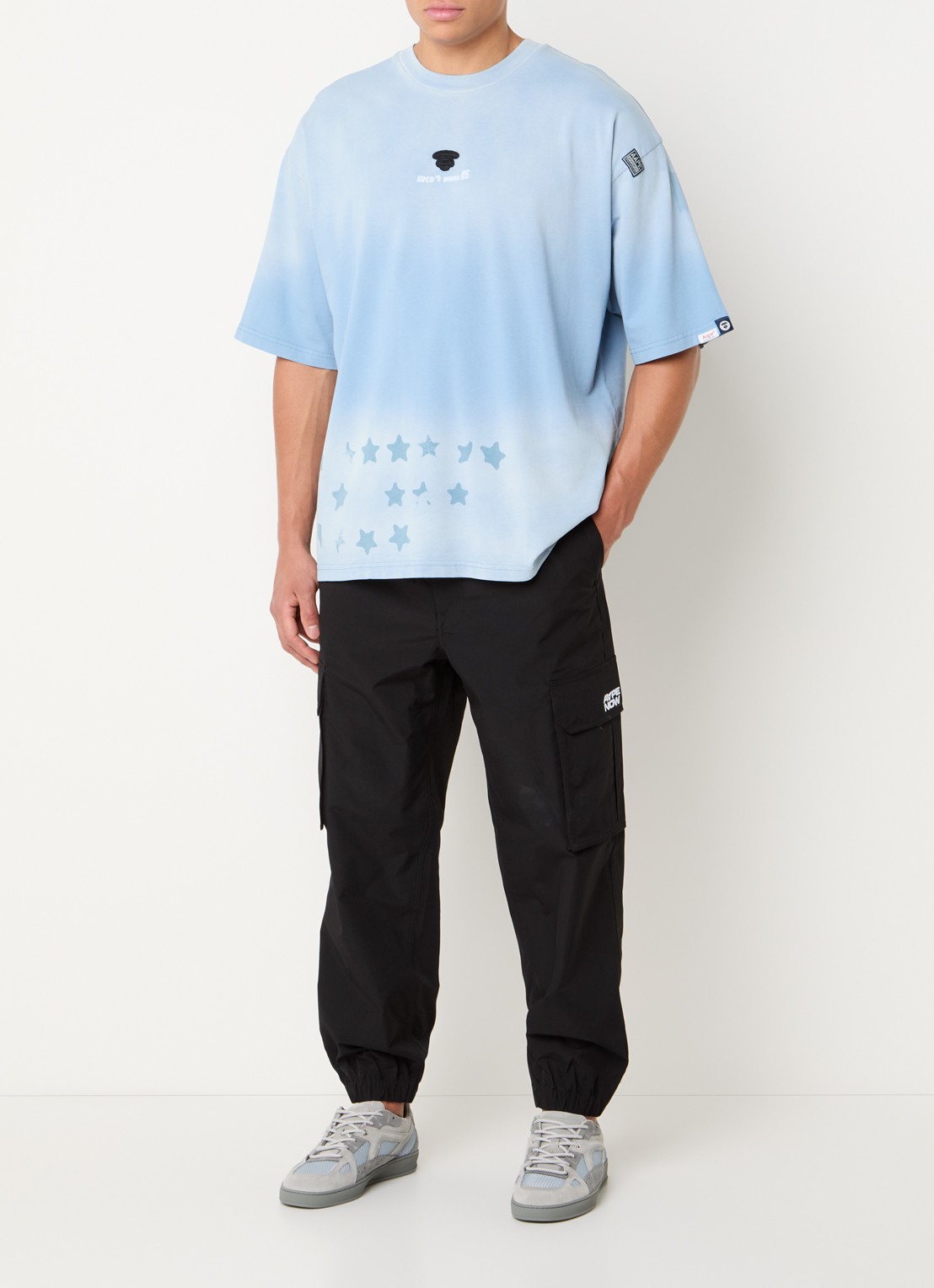 Aape Tapered fit cargobroek met klepzakken - voorkant 5 zwart