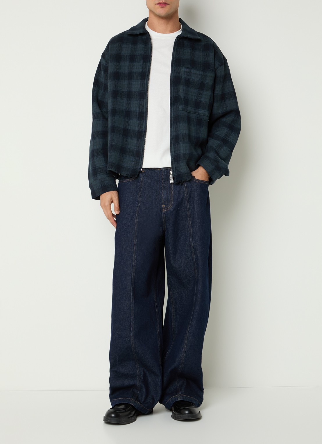 about:blank Overshirt met ruitdessin en borstzak - voorkant 2 donkerblauw