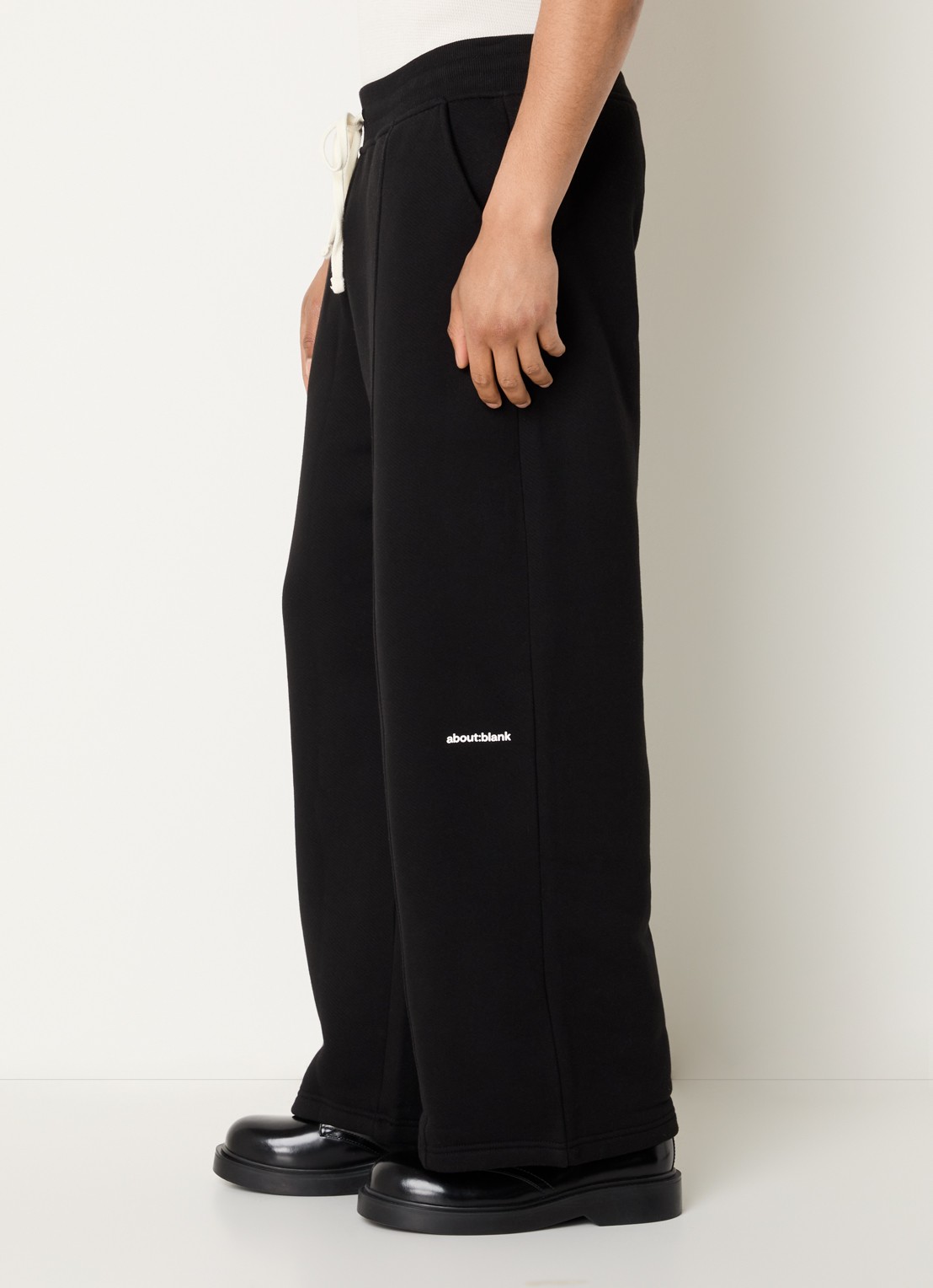 about:blank Wide fit broek met logo en steekzakken - detail 3 zwart
