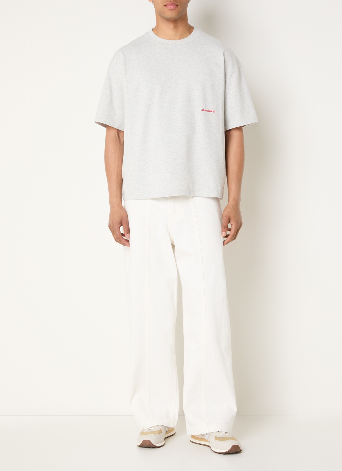 about:blank Wide fit jeans met gekleurde wassing en steekzakken - voorkant 2 gebroken wit