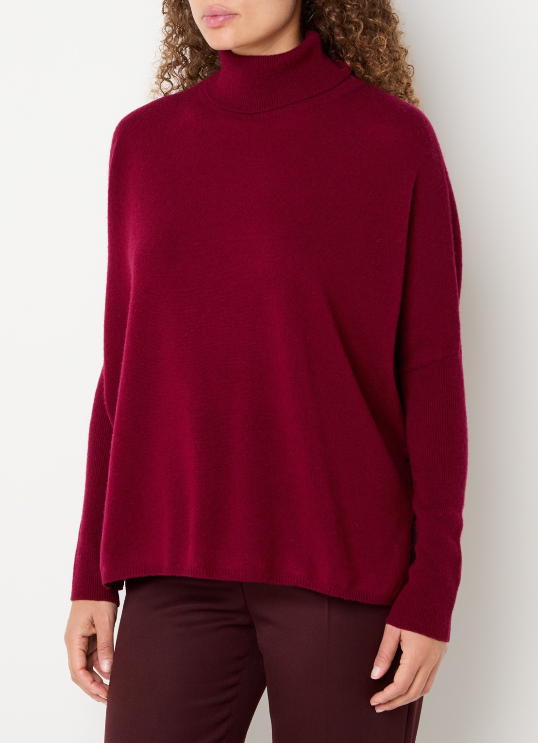 Absolut Cashmere. Fijngebreide trui van kasjmier met col - detail 4 donkerrood