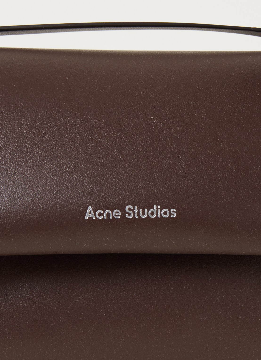 Acne Studios Alexandra Large crossbodytas van leer - detail 4 donkerbruin