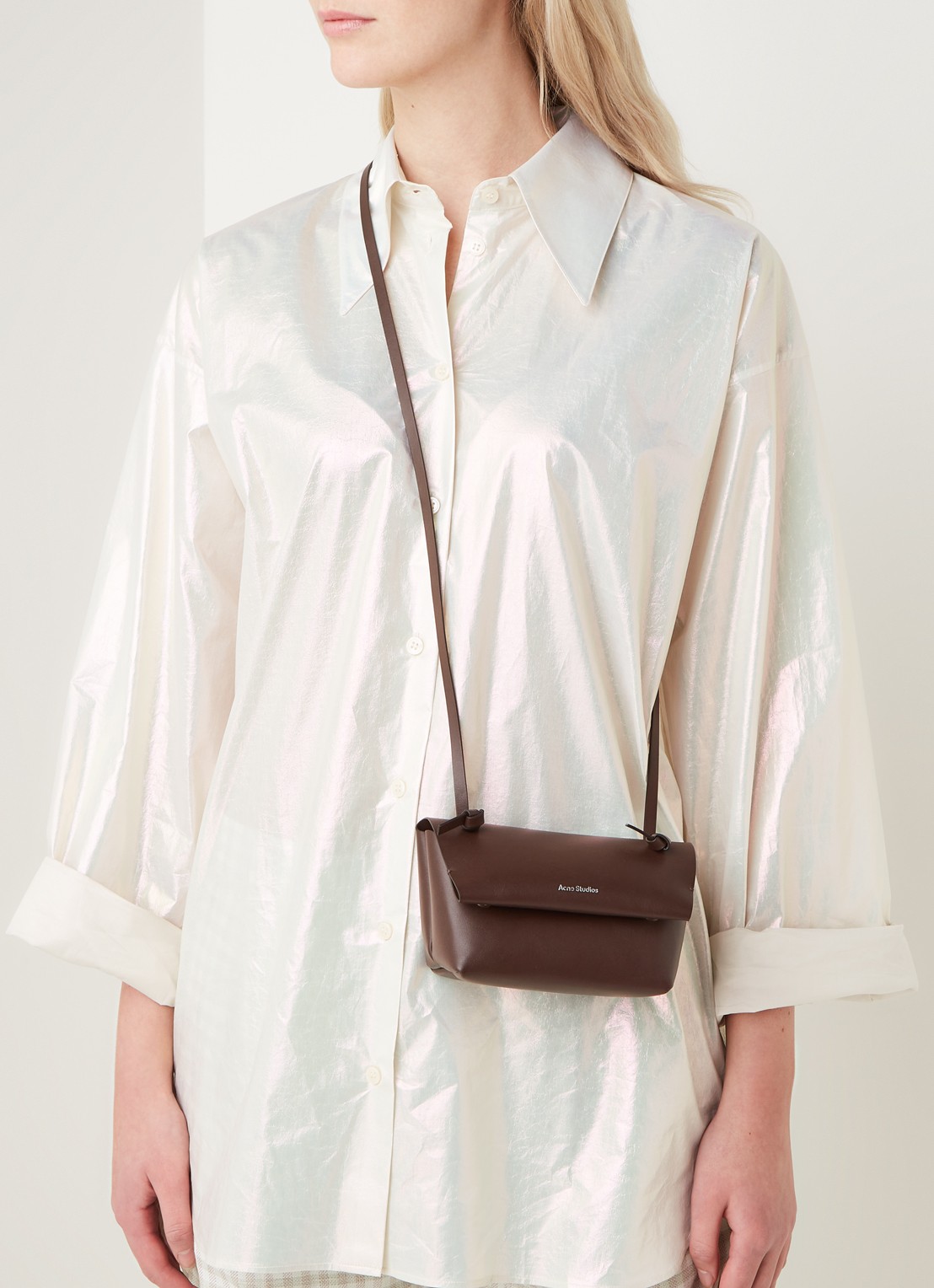 Acne Studios Alexandra Large crossbodytas van leer - voorkant 6 donkerbruin