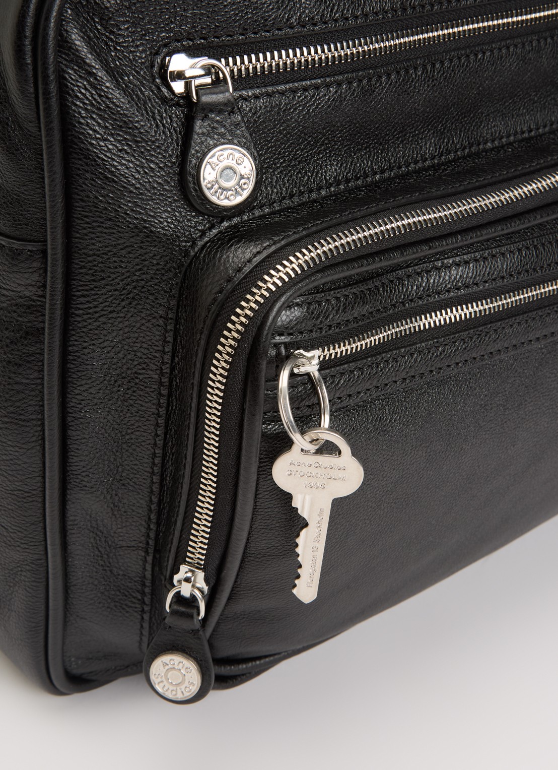 Acne Studios Camero schoudertas van kalfsleer - detail 7 zwart