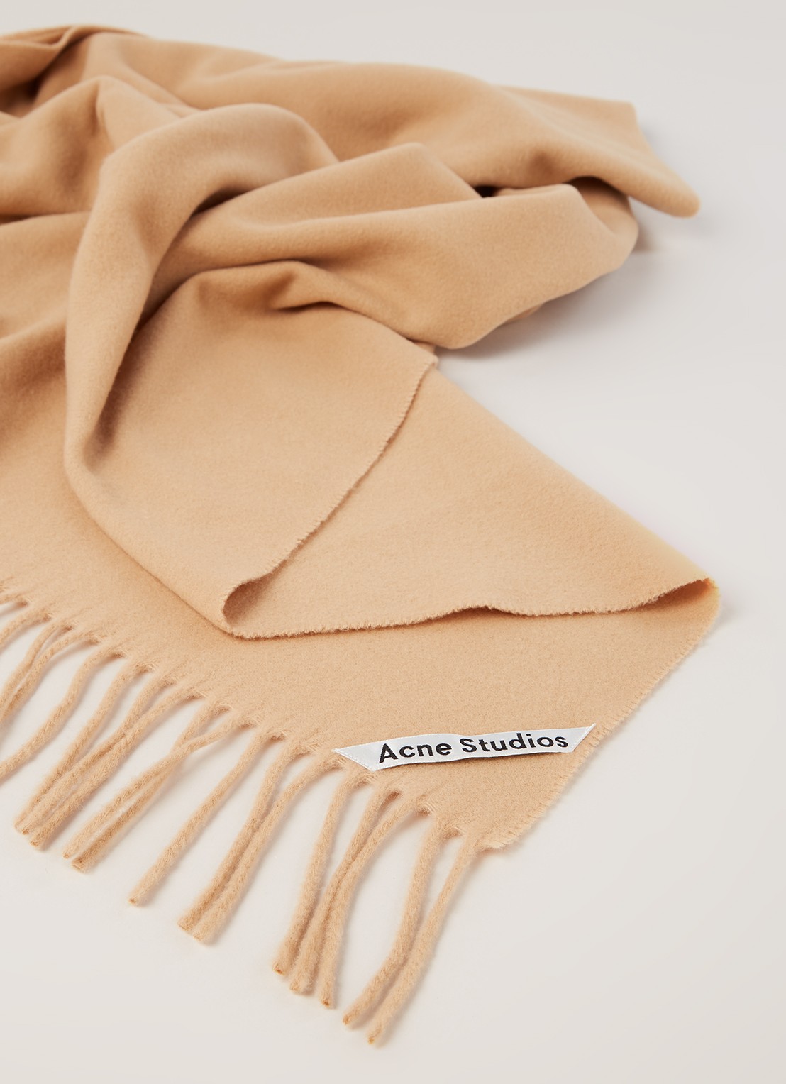 Acne Studios Canada sjaal van wol 200 x 70 cm - detail camel
