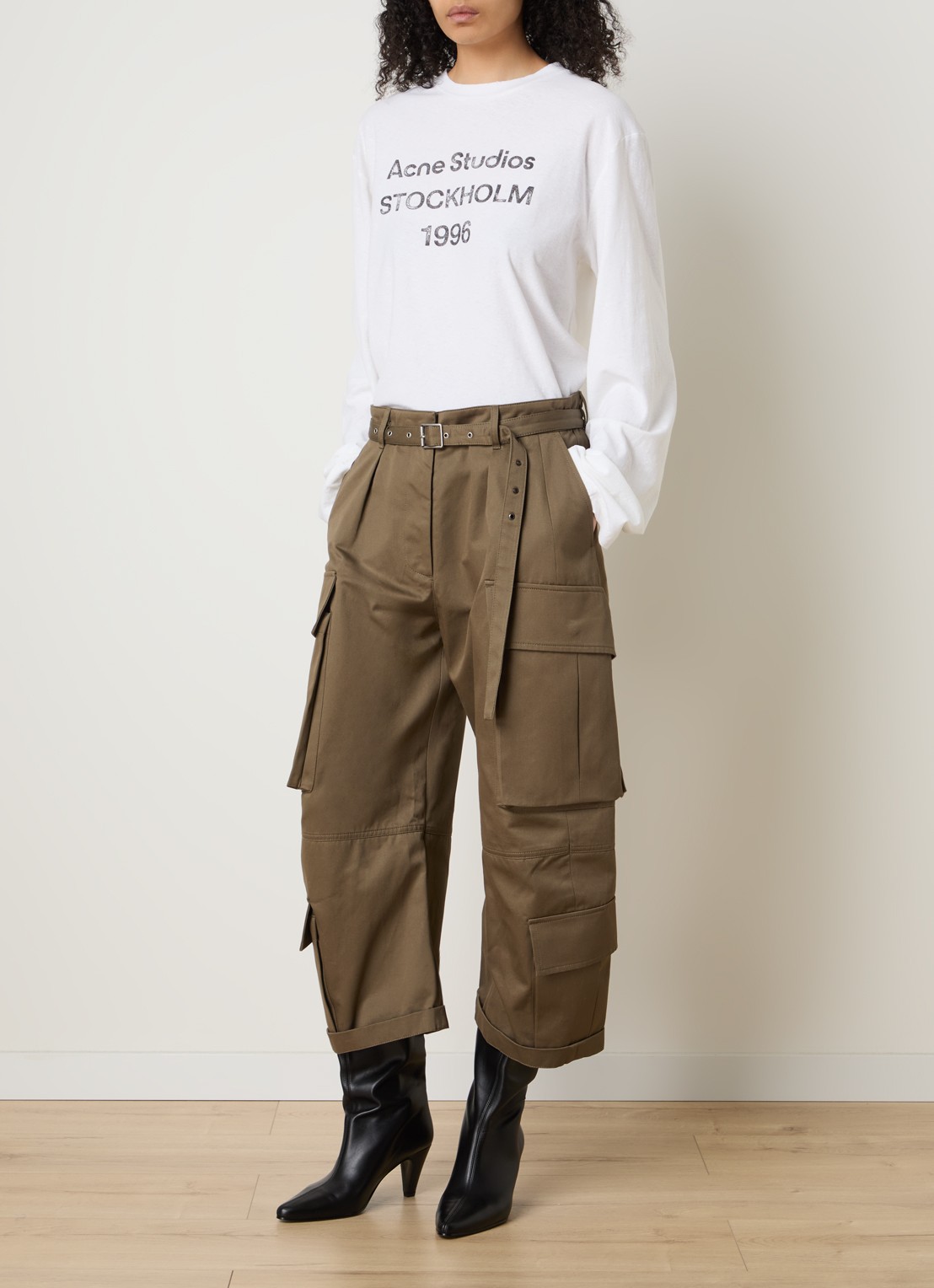 Acne Studios Cropped high waist loose fit cargobroek met steekzakken - voorkant 5 legergroen