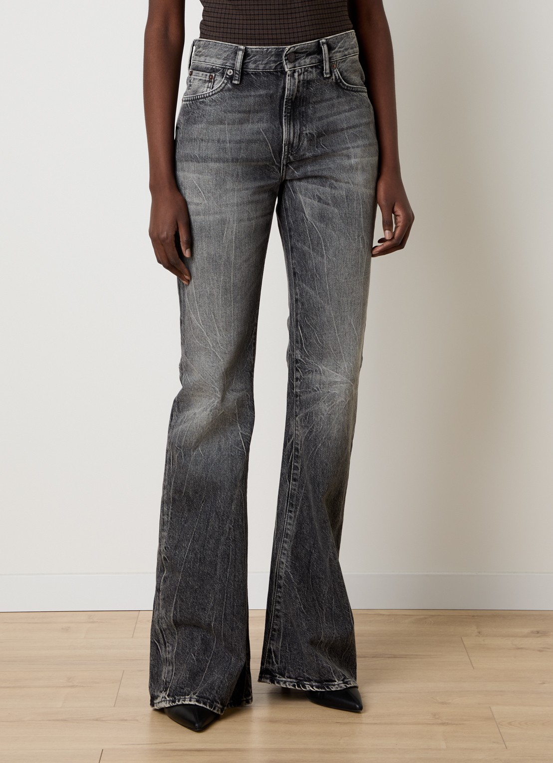 Acne Studios High waist flared jeans met gekleurde wassing - detail 4 grijs