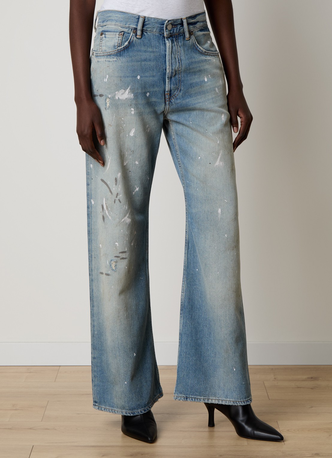 Acne Studios High waist flared jeans met lichte wassing - detail indigo