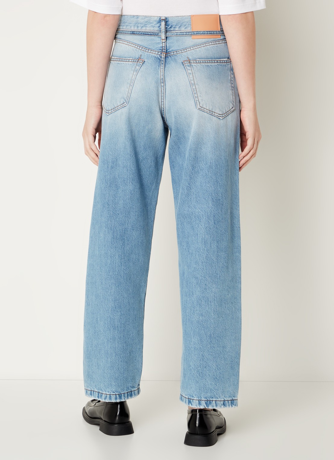 Acne Studios High waist loose fit jeans met lichte wassing en ceintuur - achterkant 6 indigo