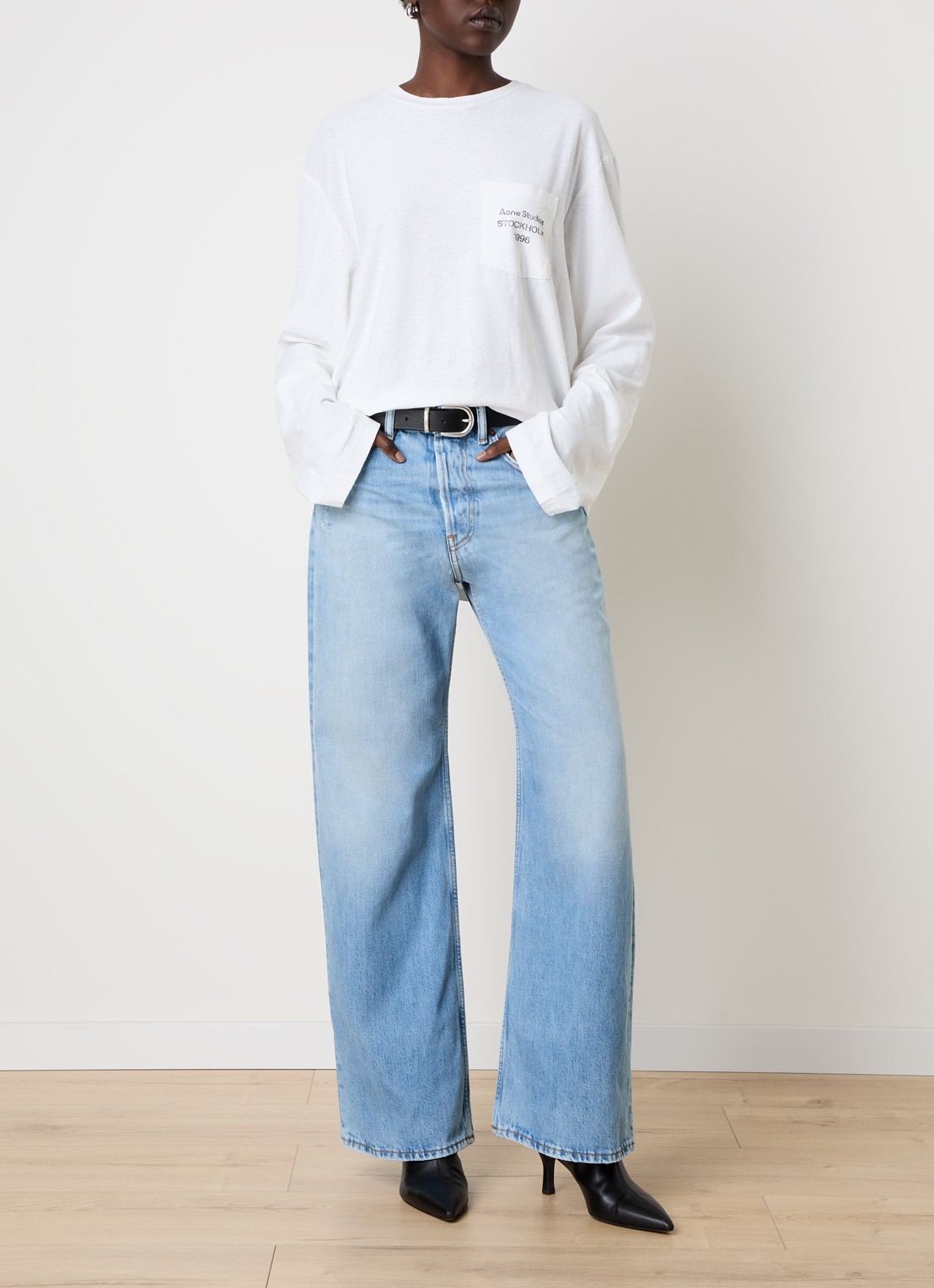 Acne Studios High waist loose fit jeans met lichte wassing - voorkant 5 indigo