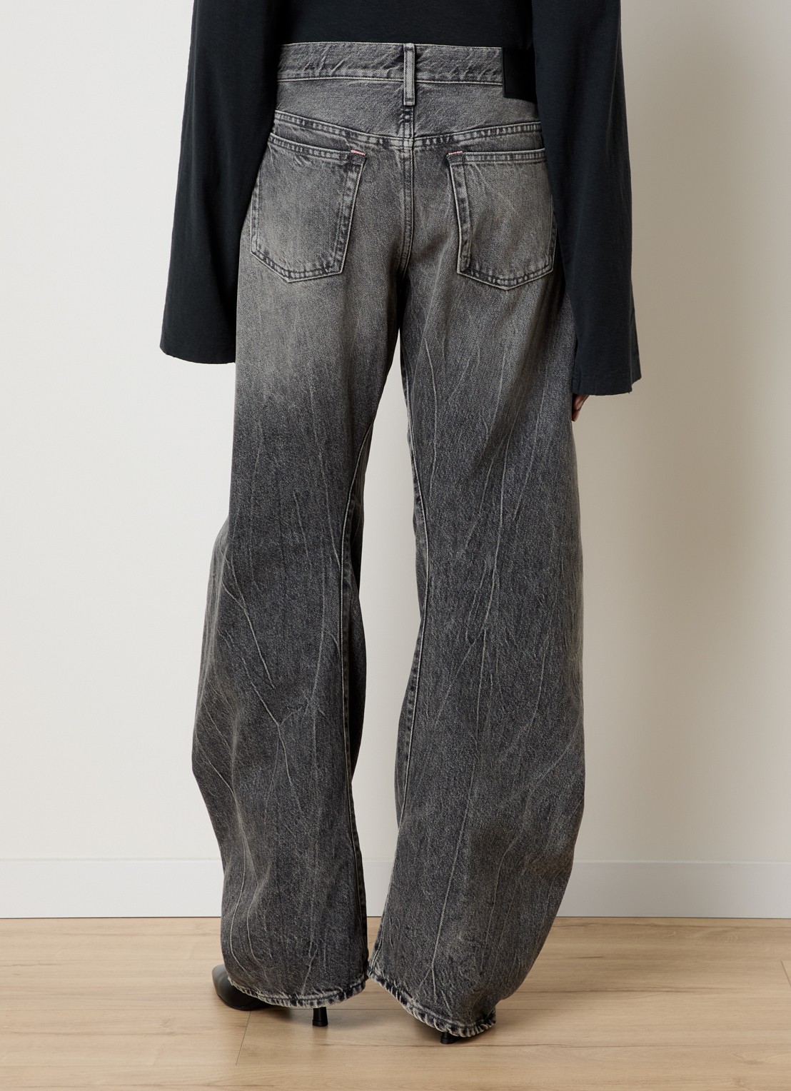 Acne Studios High waist tapered fit jeans  met gekleurde wassing - achterkant 6 zwart