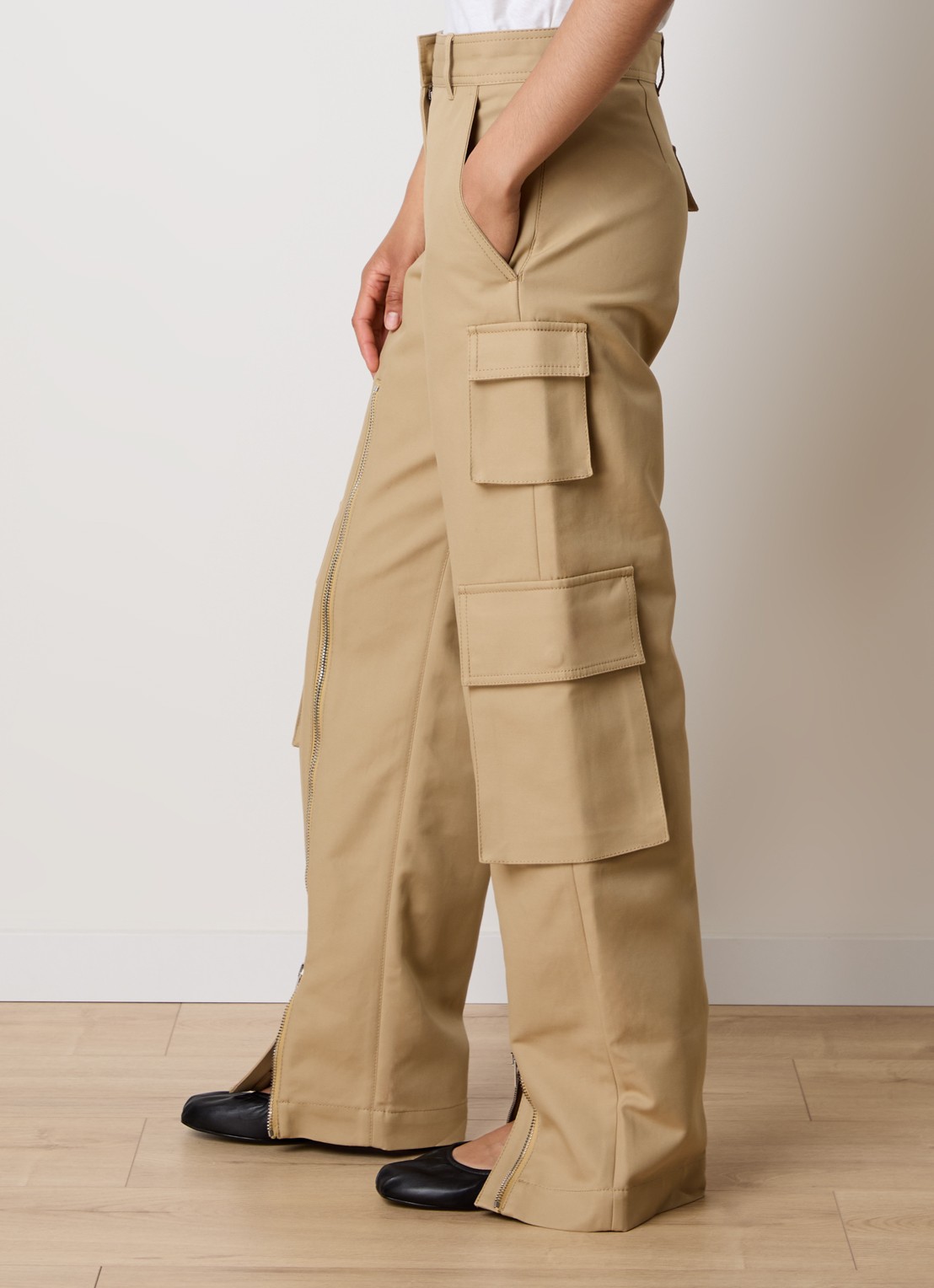 Acne Studios High waist wide fit cargobroek met ritsdetail - detail 3 beige
