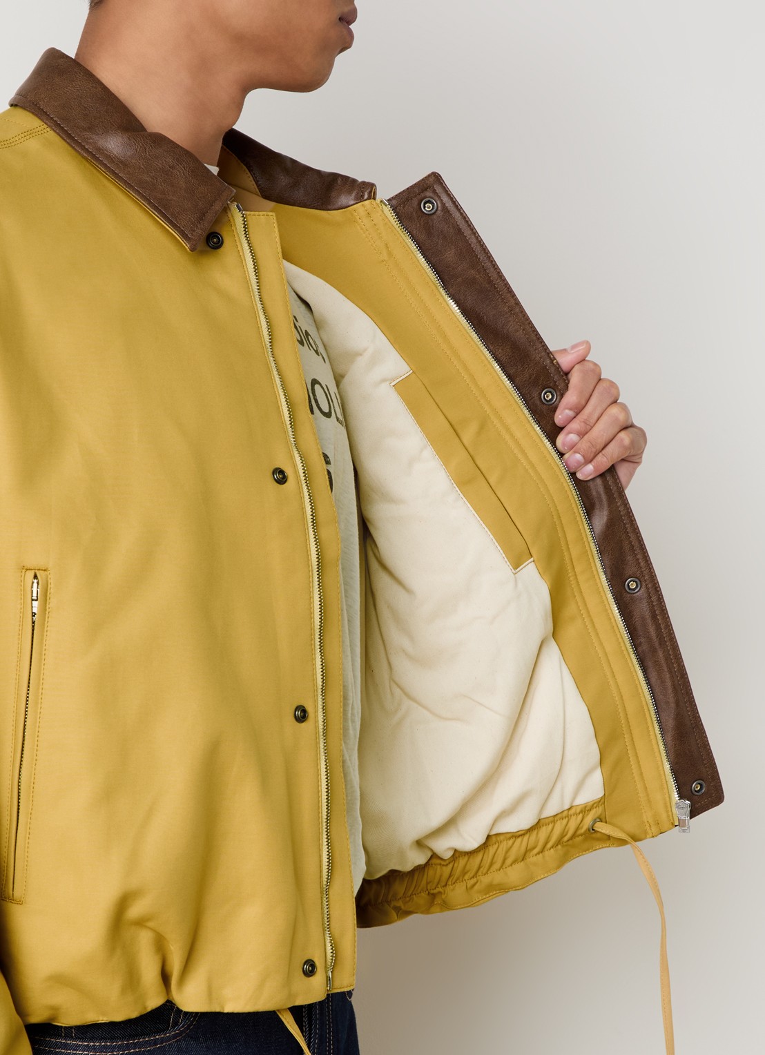 Acne Studios Jack met ritszakken en trekkoord - detail 4 okergeel