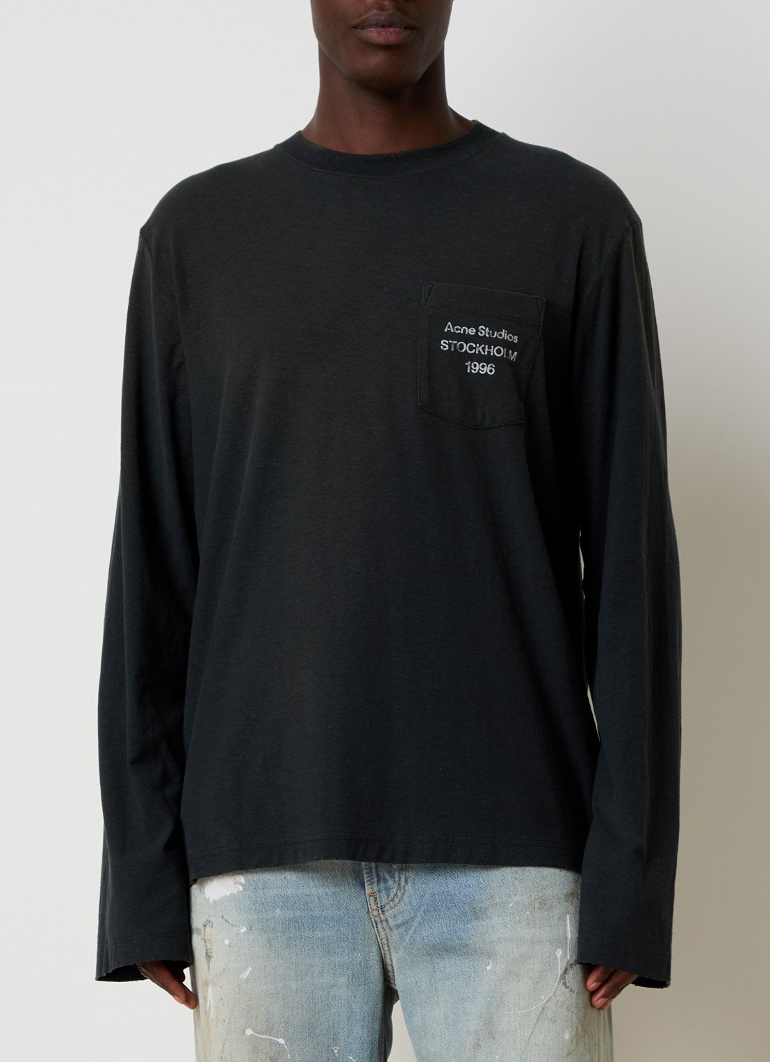 Acne Studios Longsleeve met borstzak en logo - detail 4 zwart