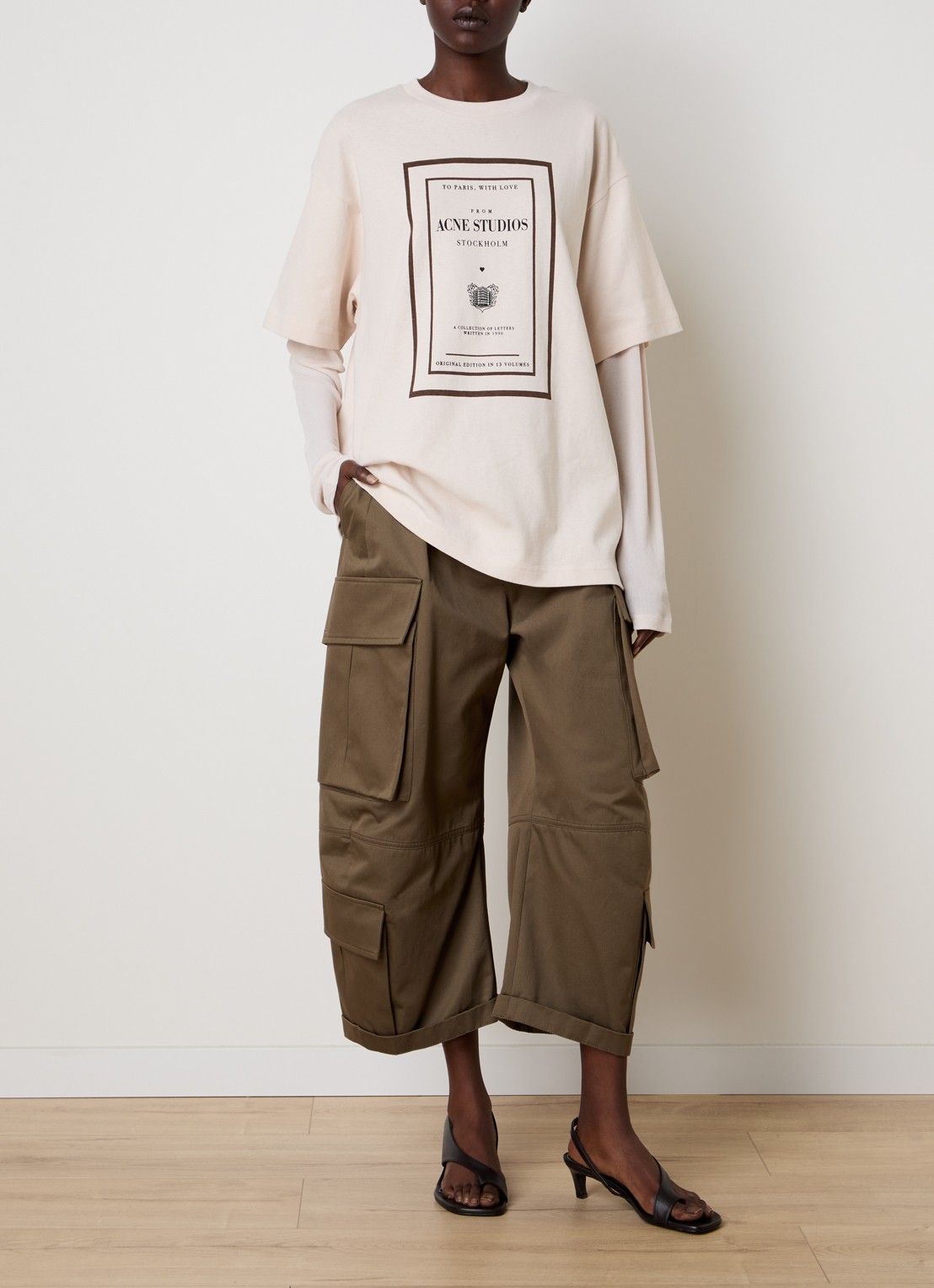 Acne Studios Longsleeve met logoprint - voorkant 2 beige