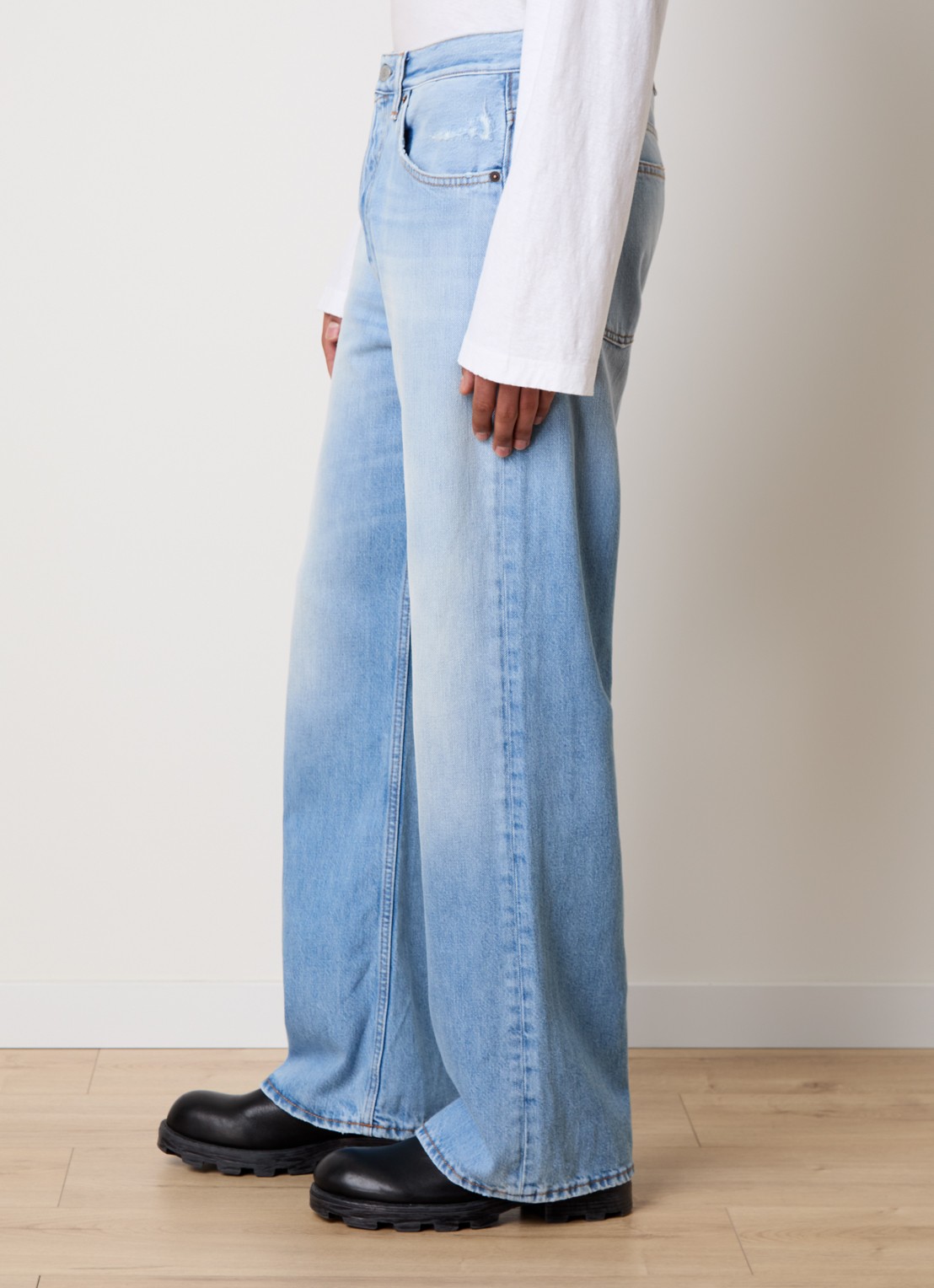 Acne Studios Loose fit jeans met lichte wassing - detail 5 indigo
