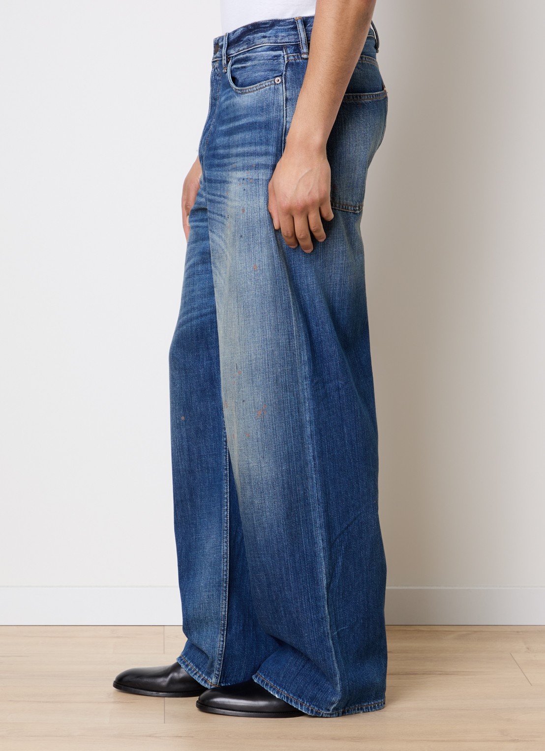 Acne Studios Loose fit jeans met medium wassing en verwassen afwerking - detail 2 blauw