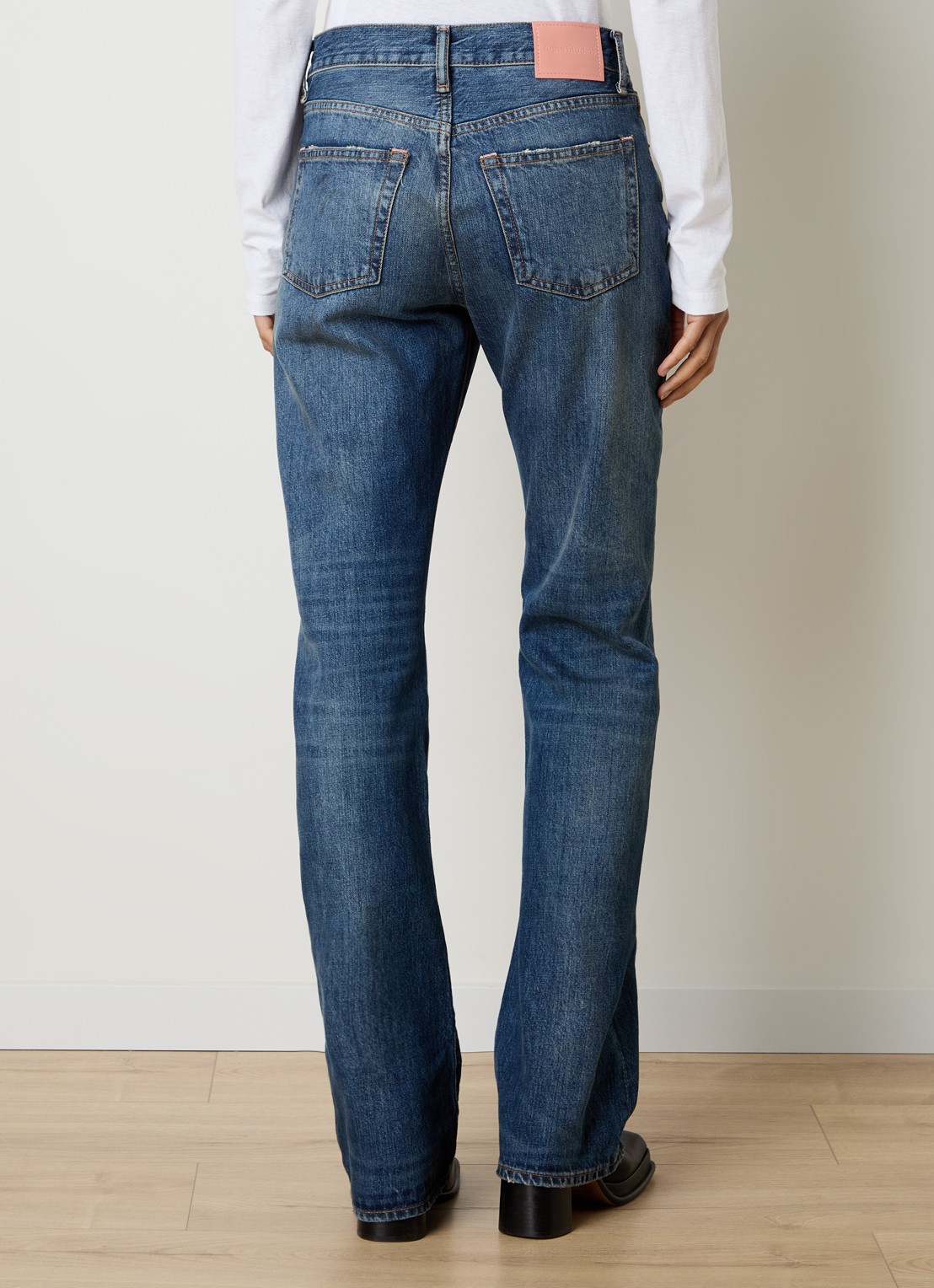 Acne Studios Low waist slim fit jeans met medium wassing - achterkant 3 indigo