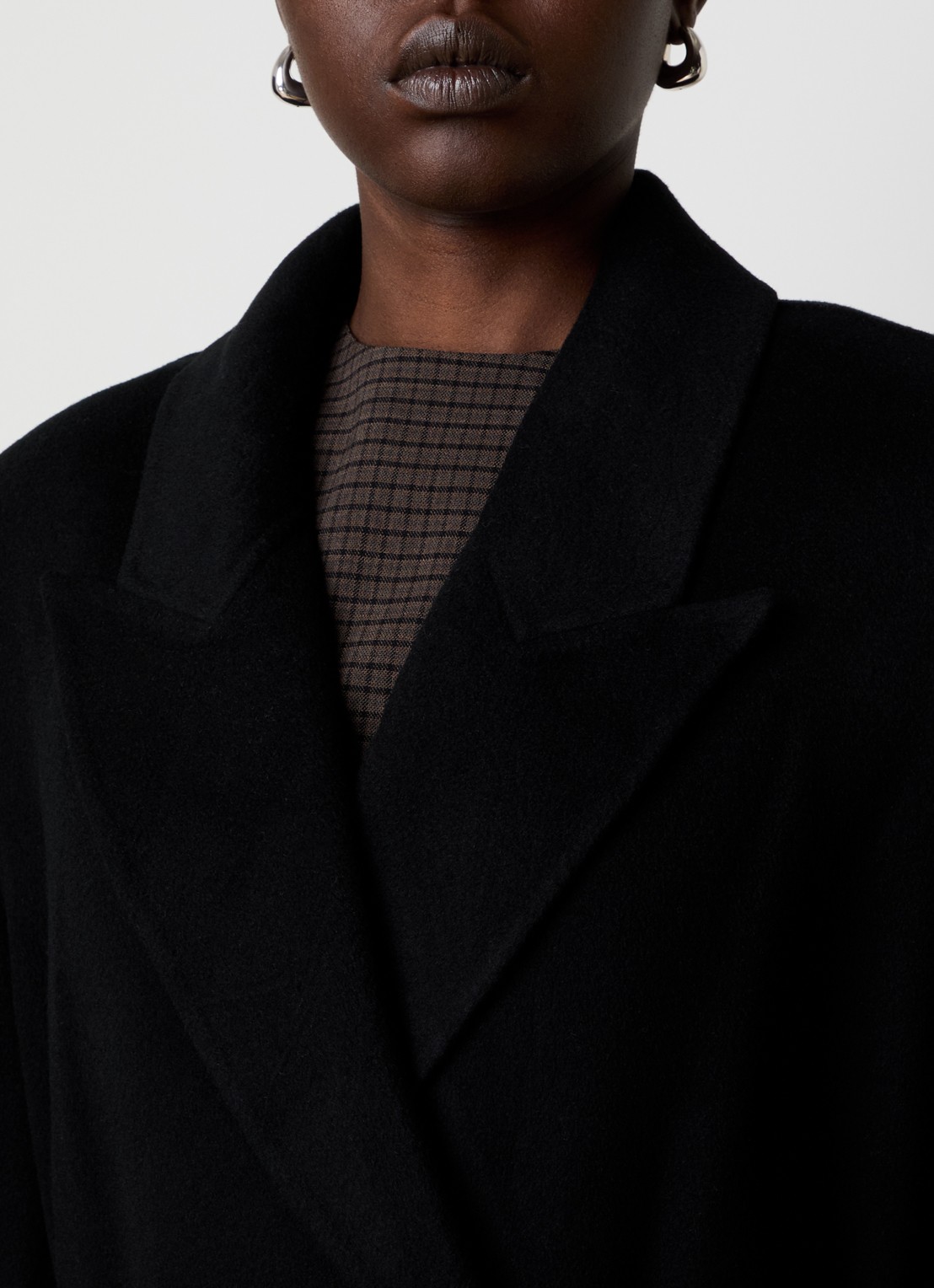 Acne Studios Mantel in kasjmierblend met strikceintuur - detail 6 zwart