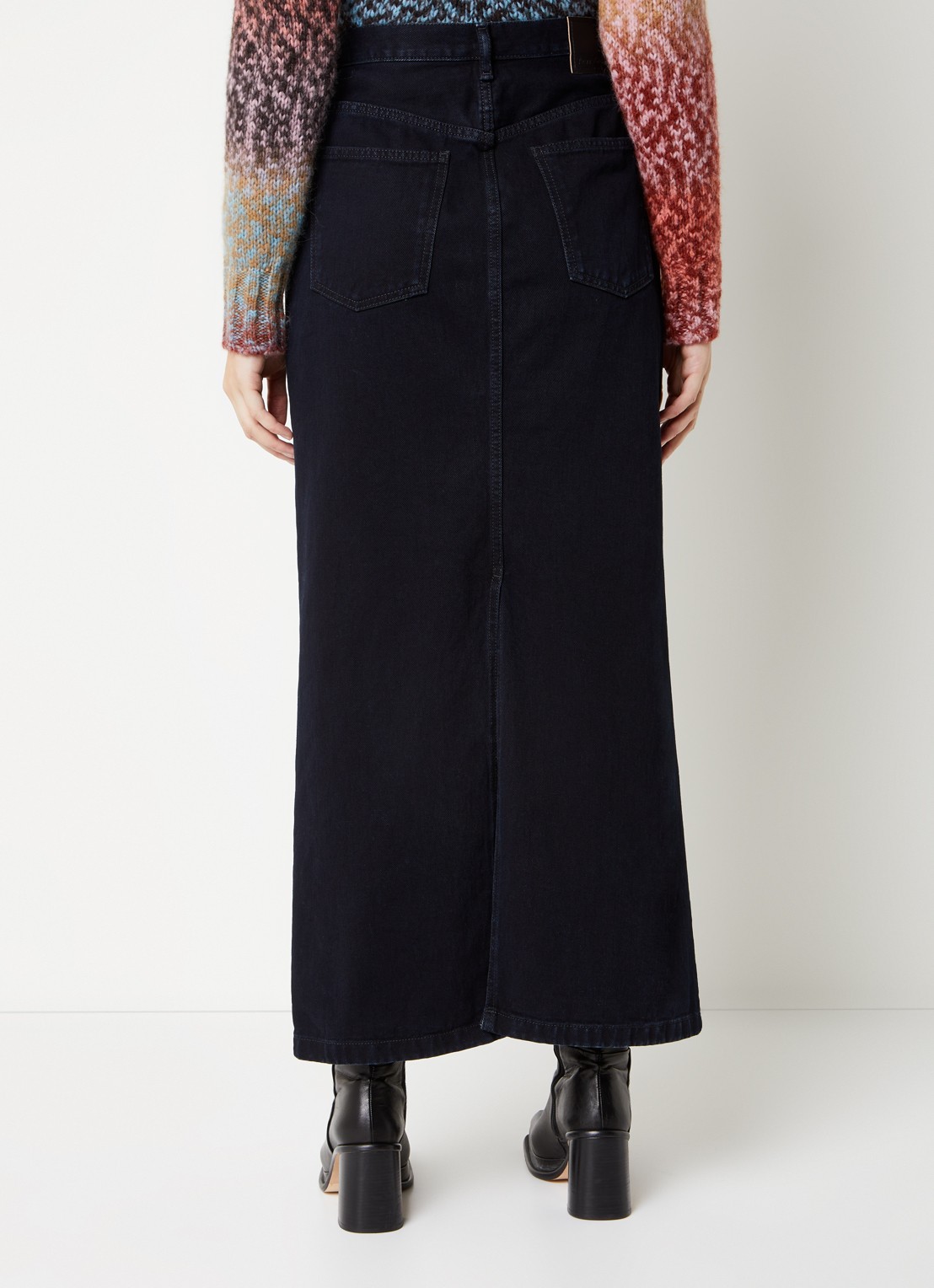 Acne Studios Maxi spijkerrok met steekzakken en split - achterkant donkerblauw