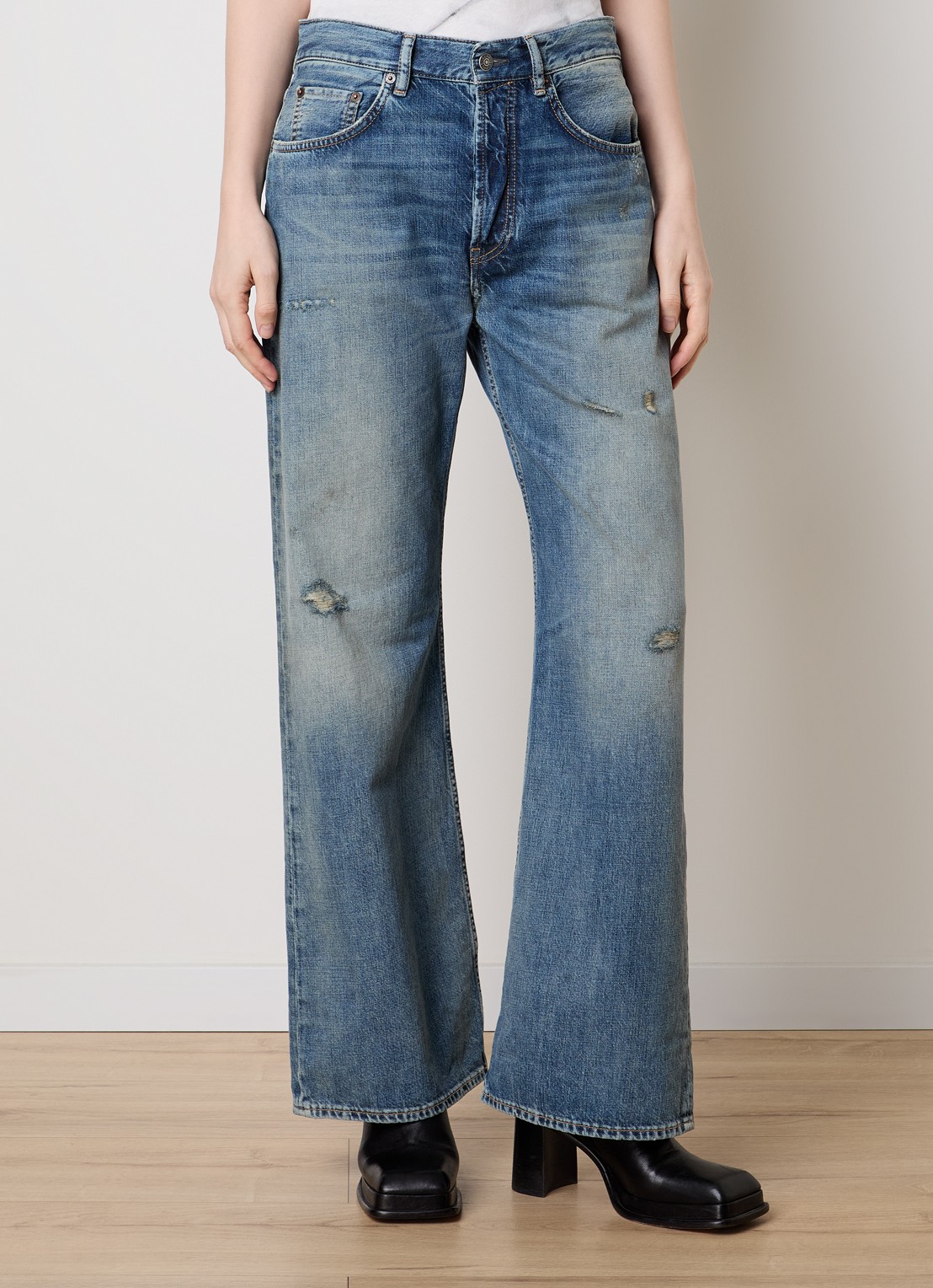 Acne Studios Mid waist wide fit jeans met gekleurde wassing - detail 4 indigo