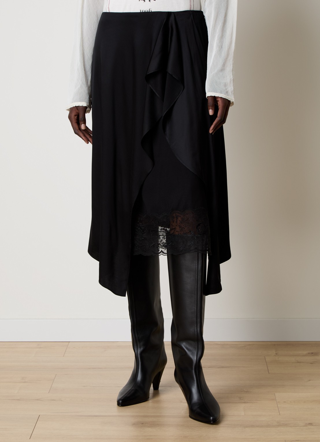 Acne Studios Minirok van satijn met details van kant - detail zwart